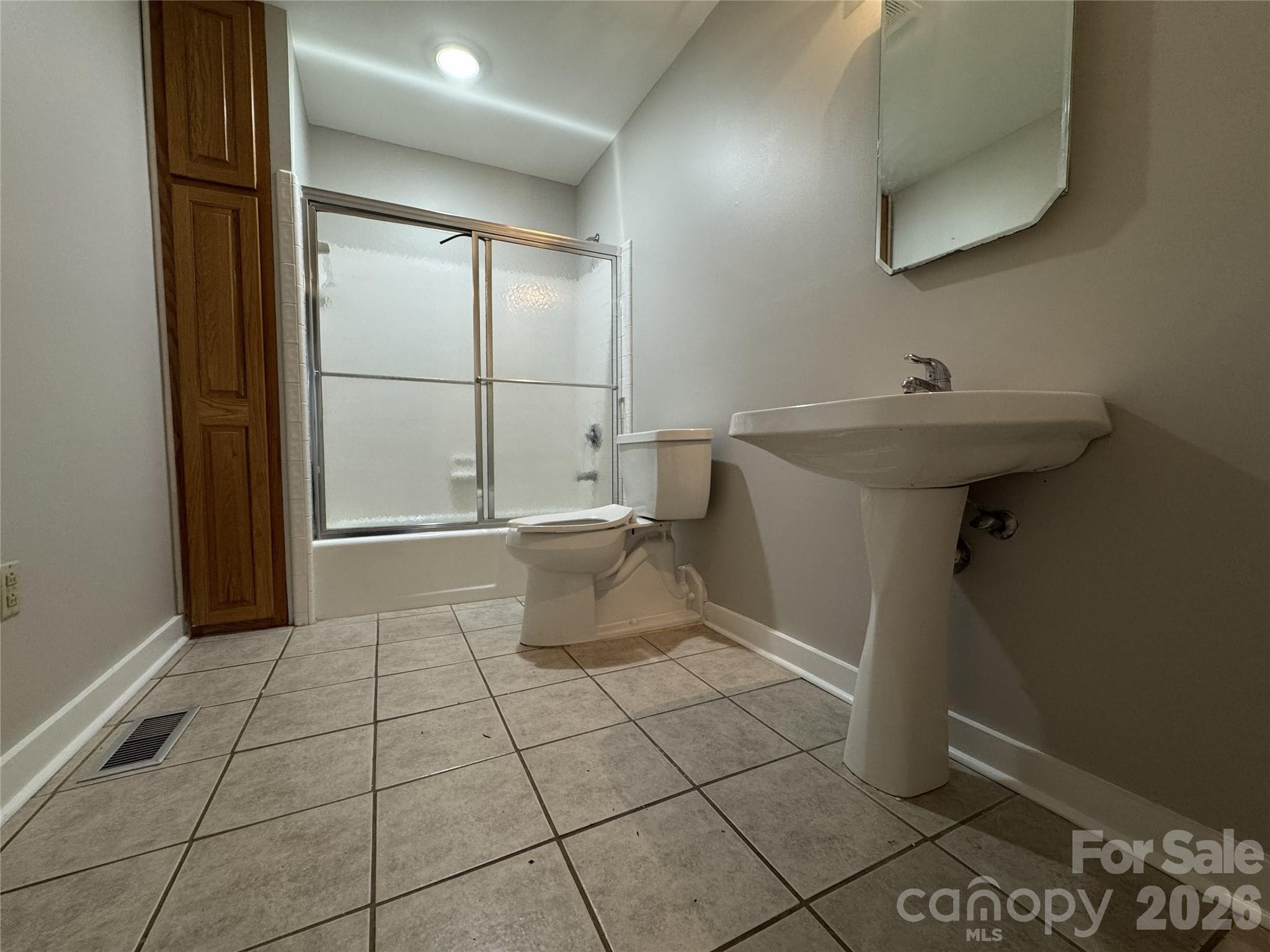 7825 Plott Road Property Photo 16