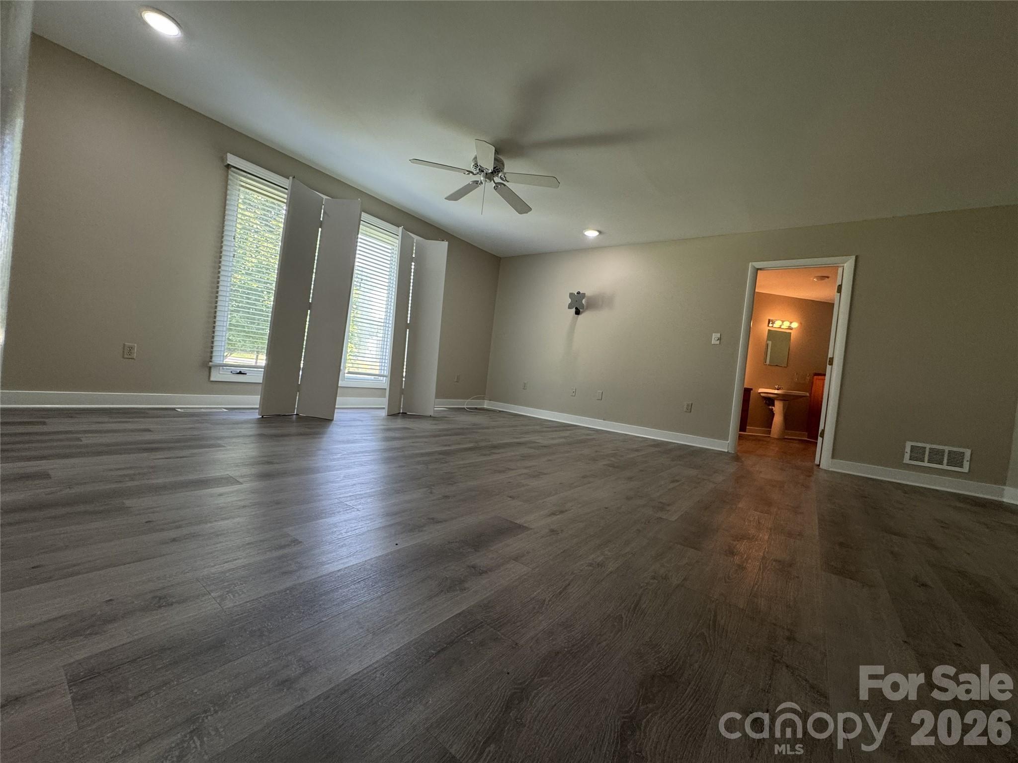 7825 Plott Road Property Photo 20