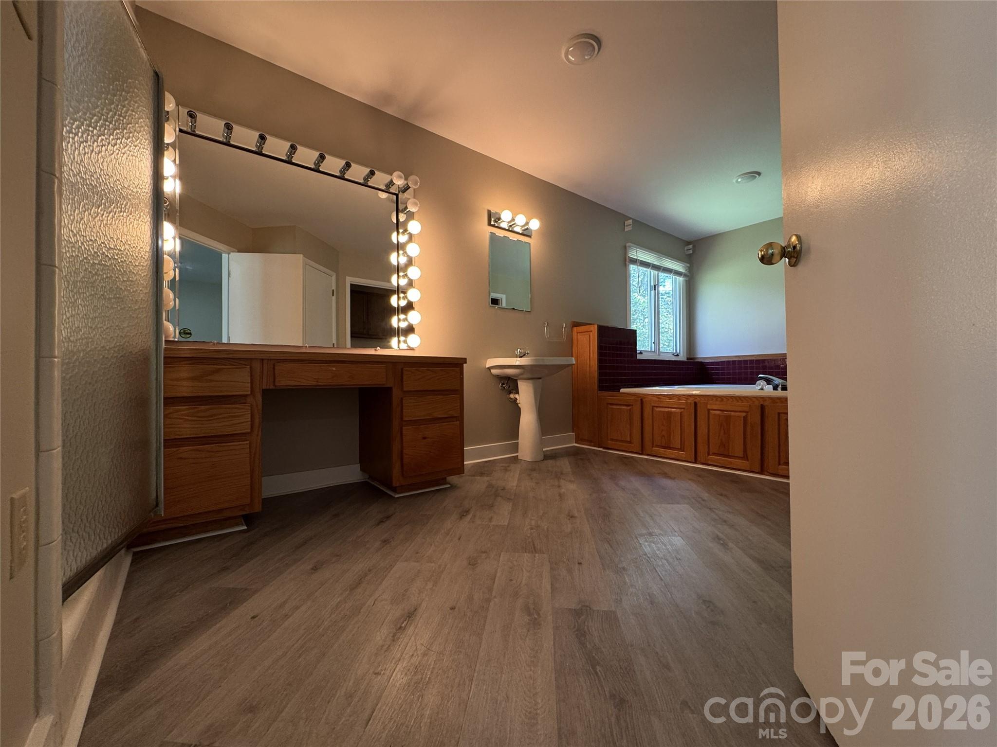 7825 Plott Road Property Photo 25