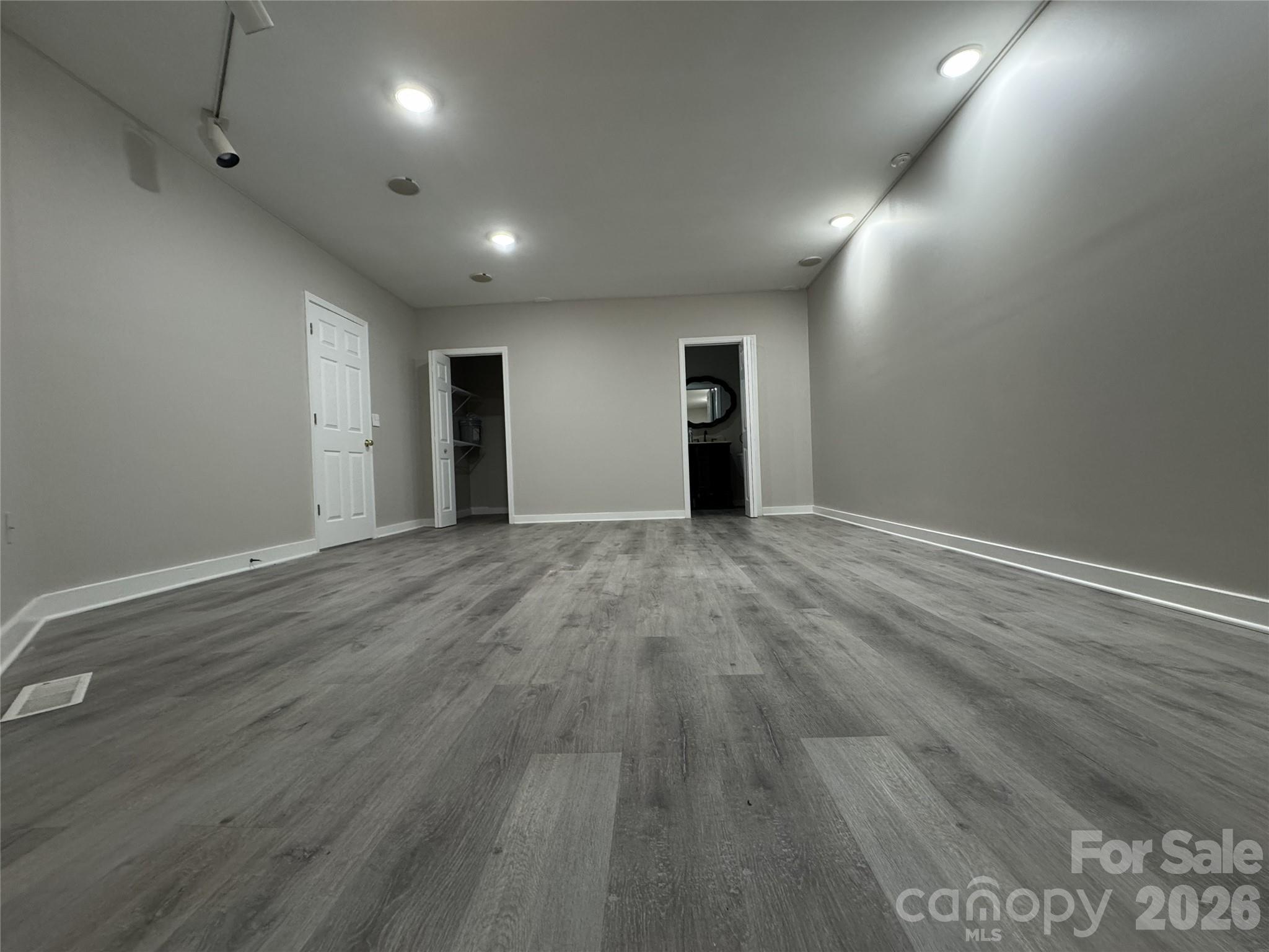 7825 Plott Road Property Photo 33