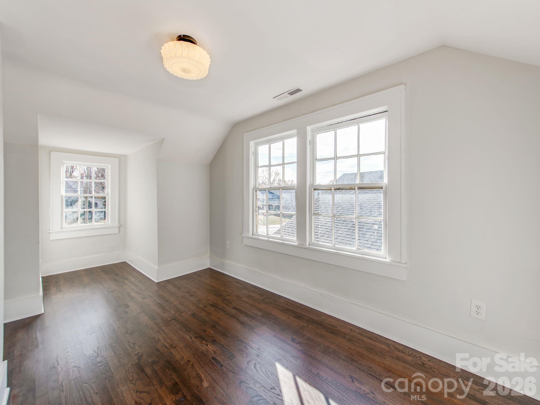 518 5th Avenue Property Photo 16