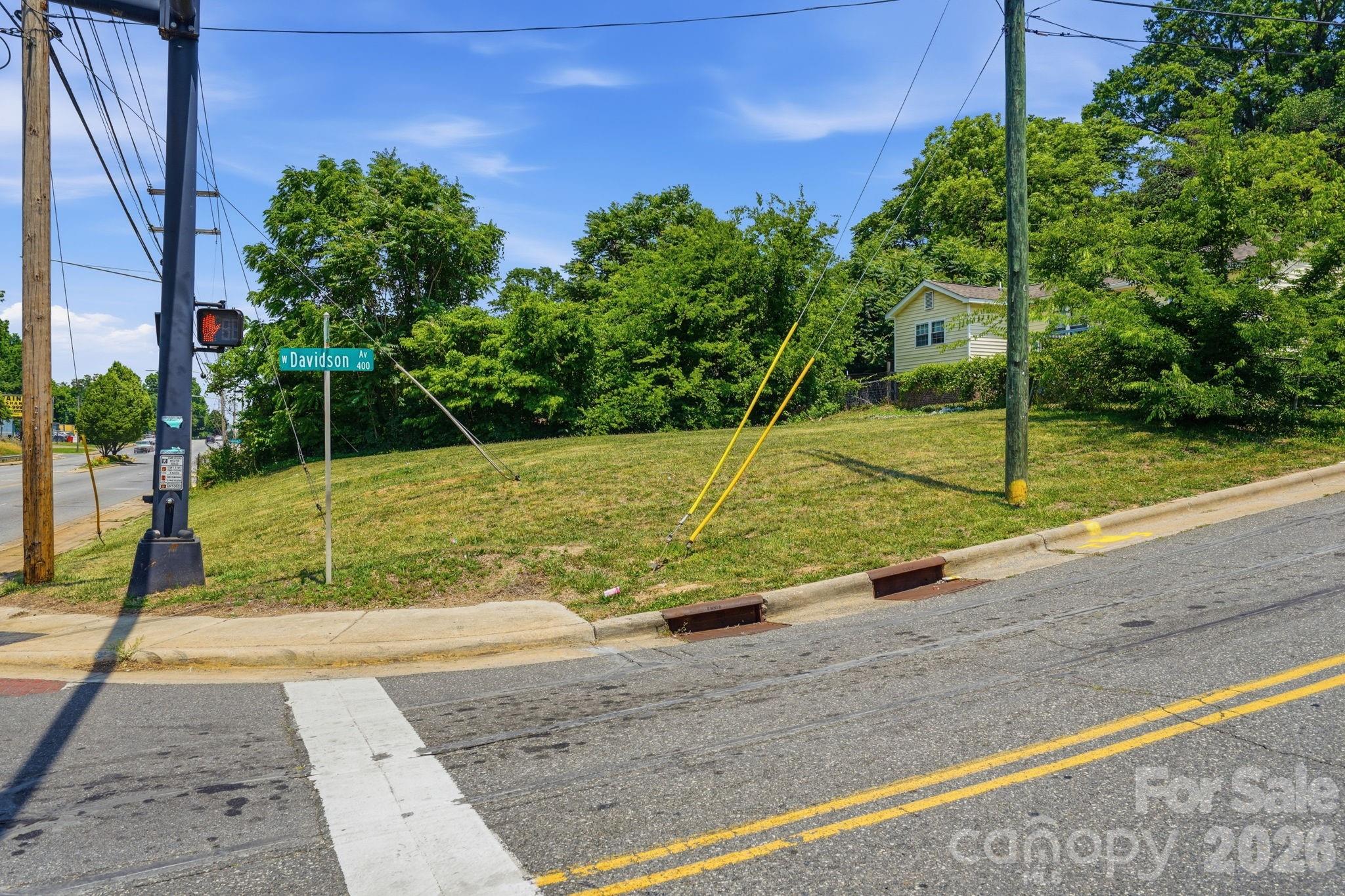 412 W Davidson Avenue Property Photo 3
