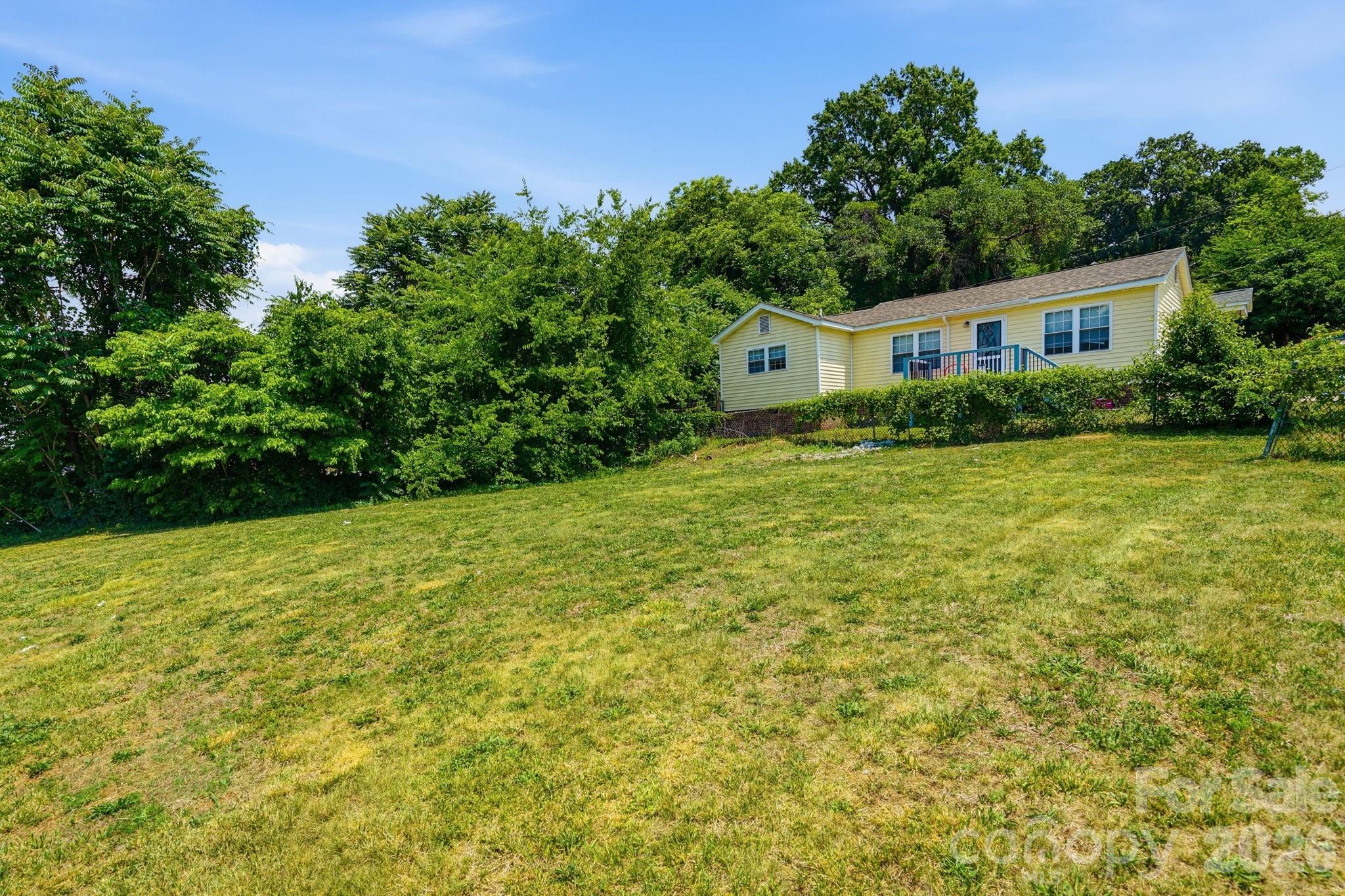 412 W Davidson Avenue Property Photo 5