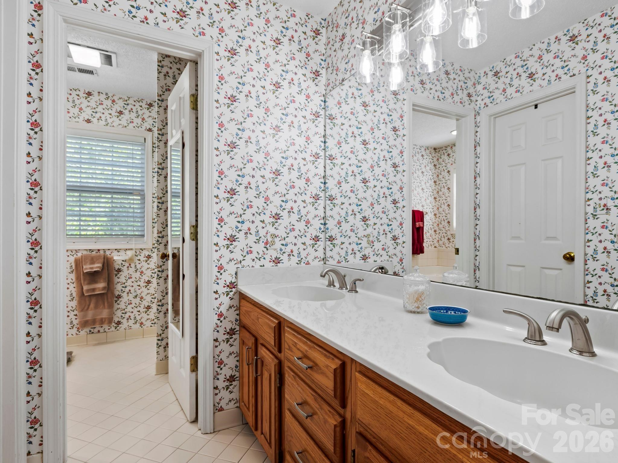 302 Shadecrest Lane Property Photo 23