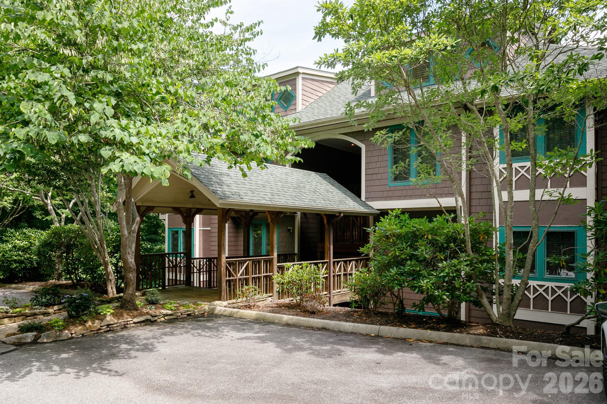 222 Creekside Way D301 Property Photo 1