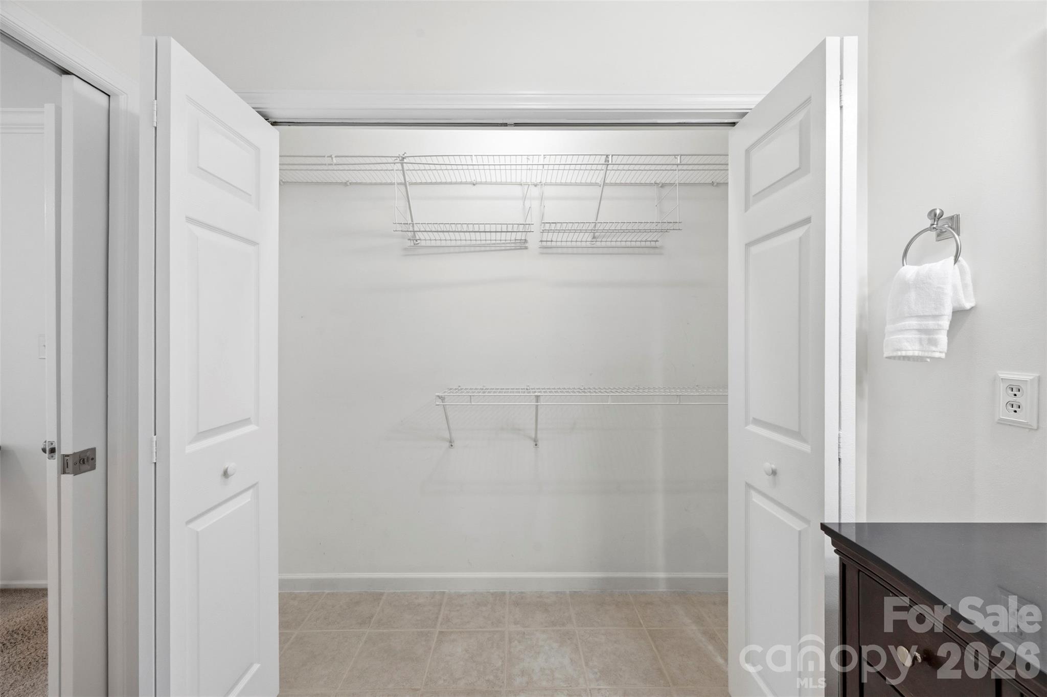 907 Southwest Drive Property Photo 18