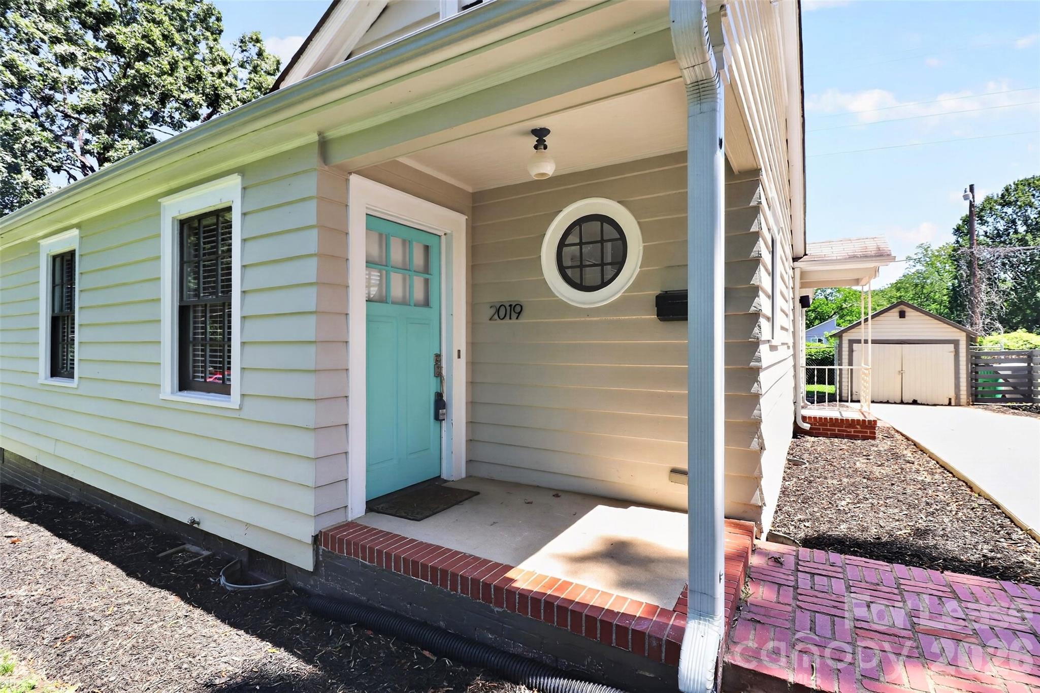 2019 Highland Street Property Photo 3