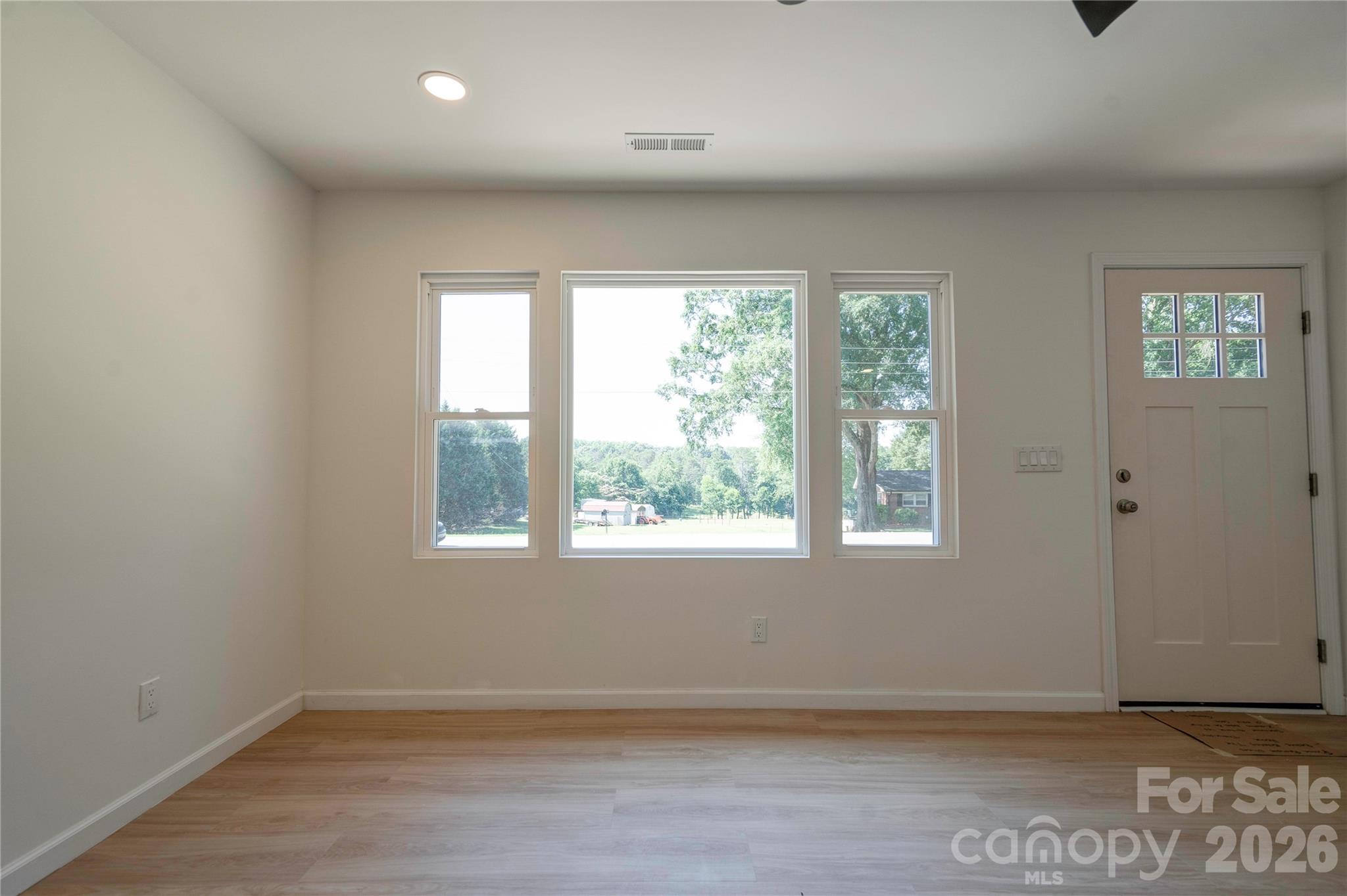 2994 Lutz Boulevard Property Photo 2