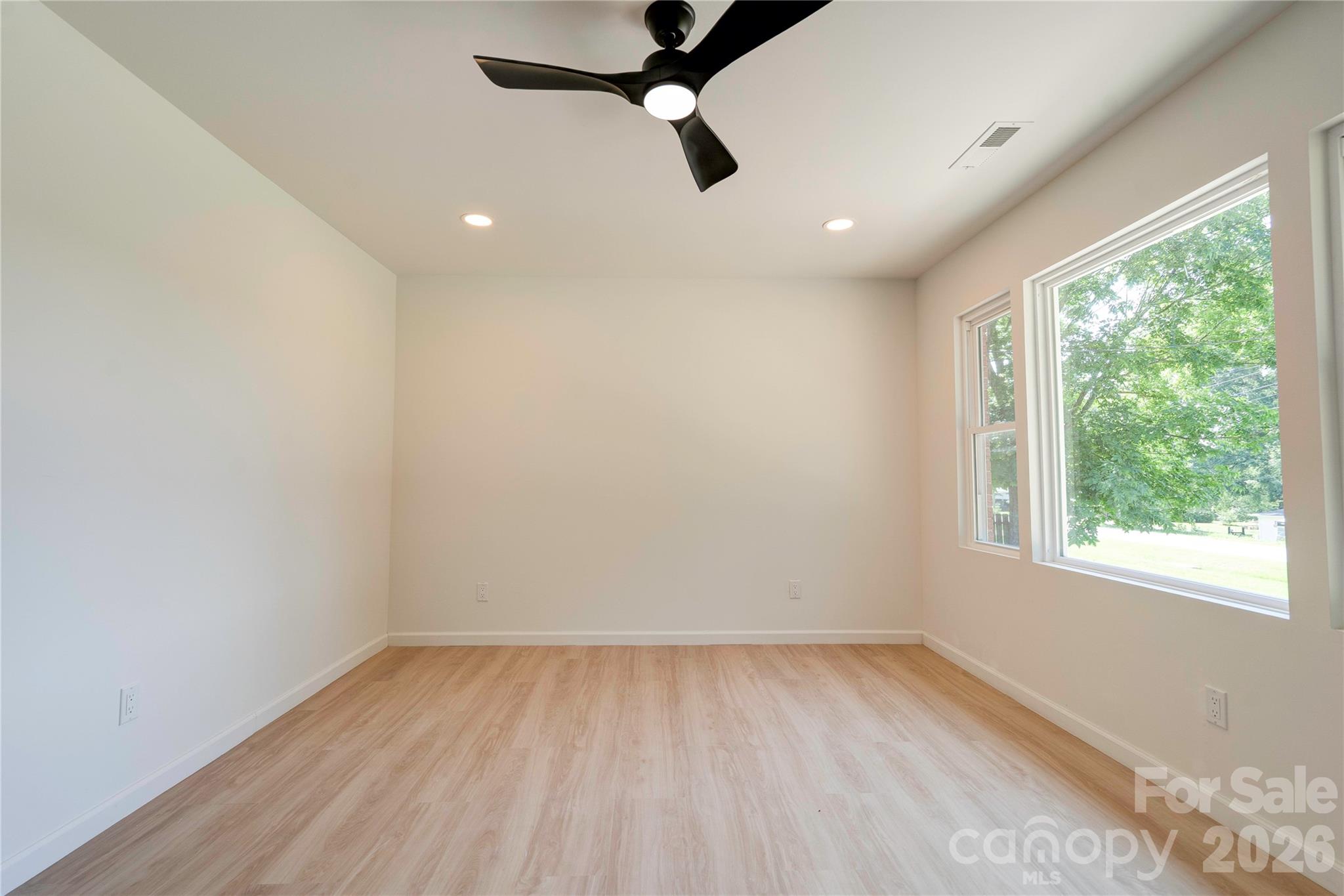 2994 Lutz Boulevard Property Photo 3