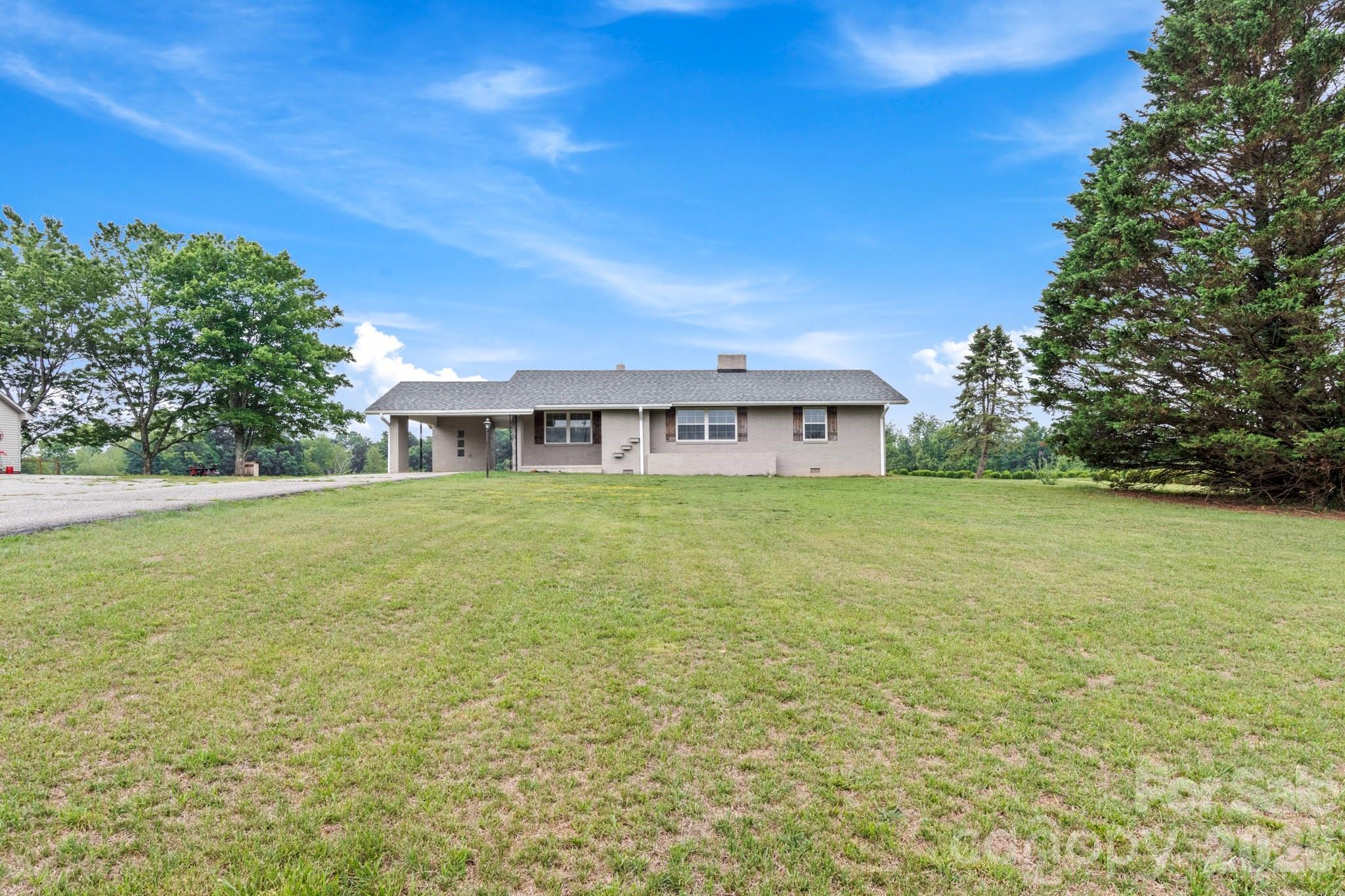 114 Shiloh Farm Trail Property Photo 2
