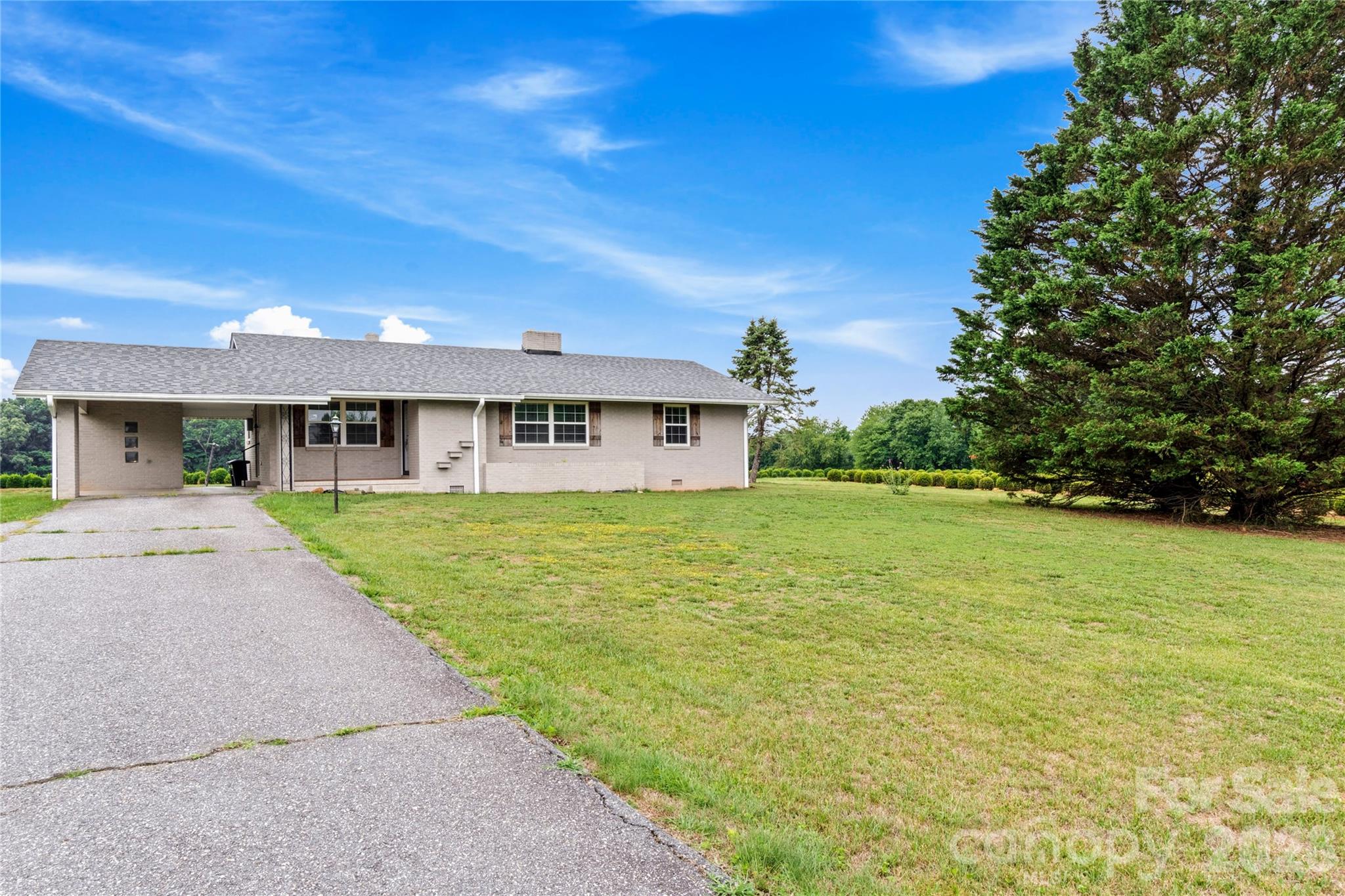 114 Shiloh Farm Trail Property Photo 3