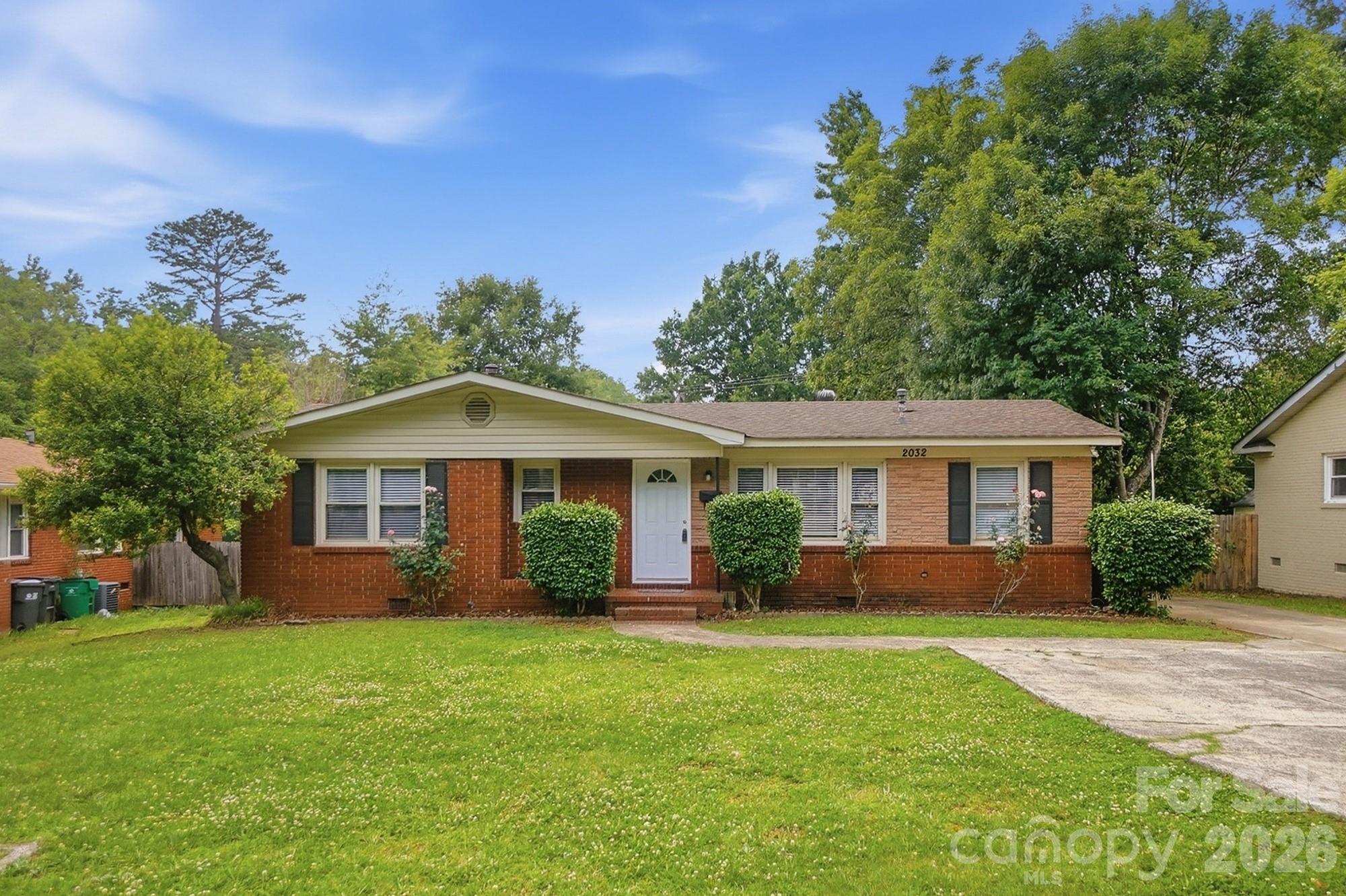 2032 Eastway Drive Property Photo 1