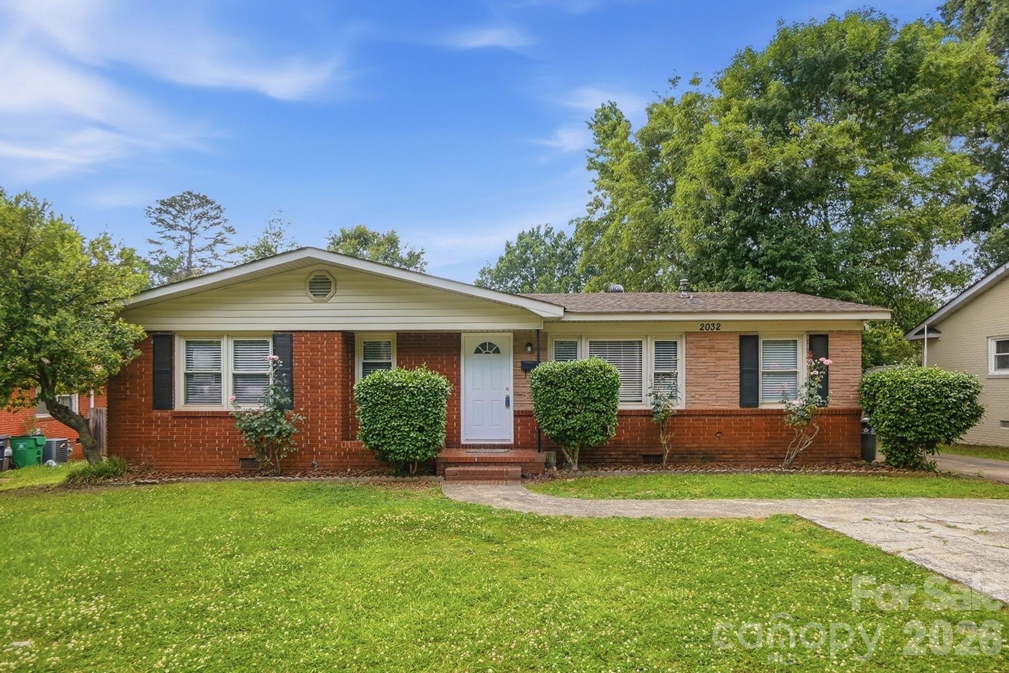 2032 Eastway Drive Property Photo 2