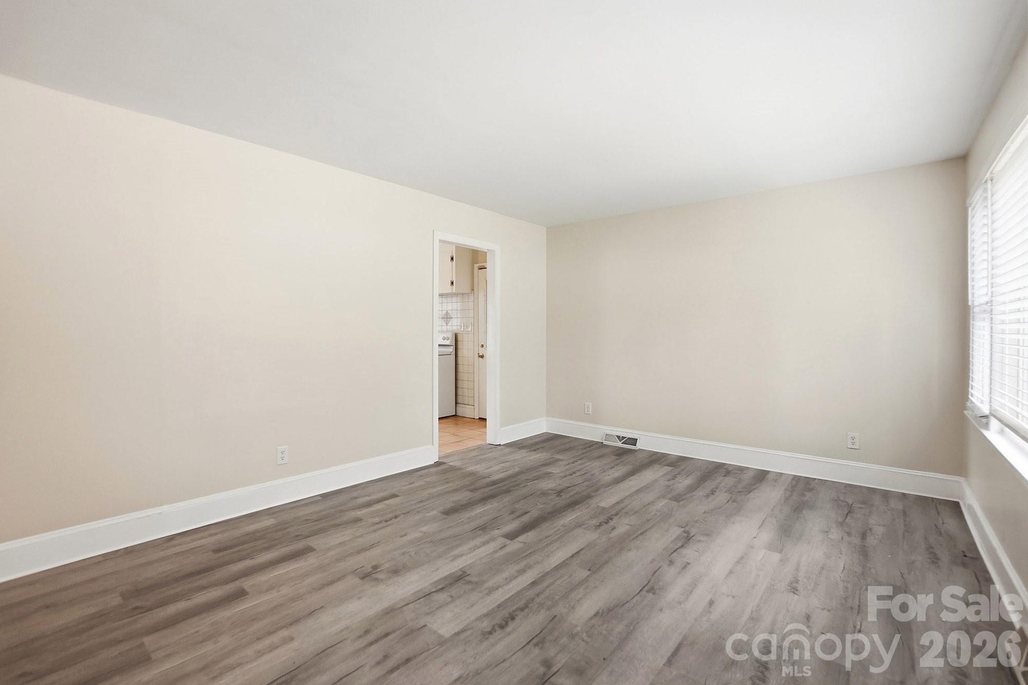2032 Eastway Drive Property Photo 5