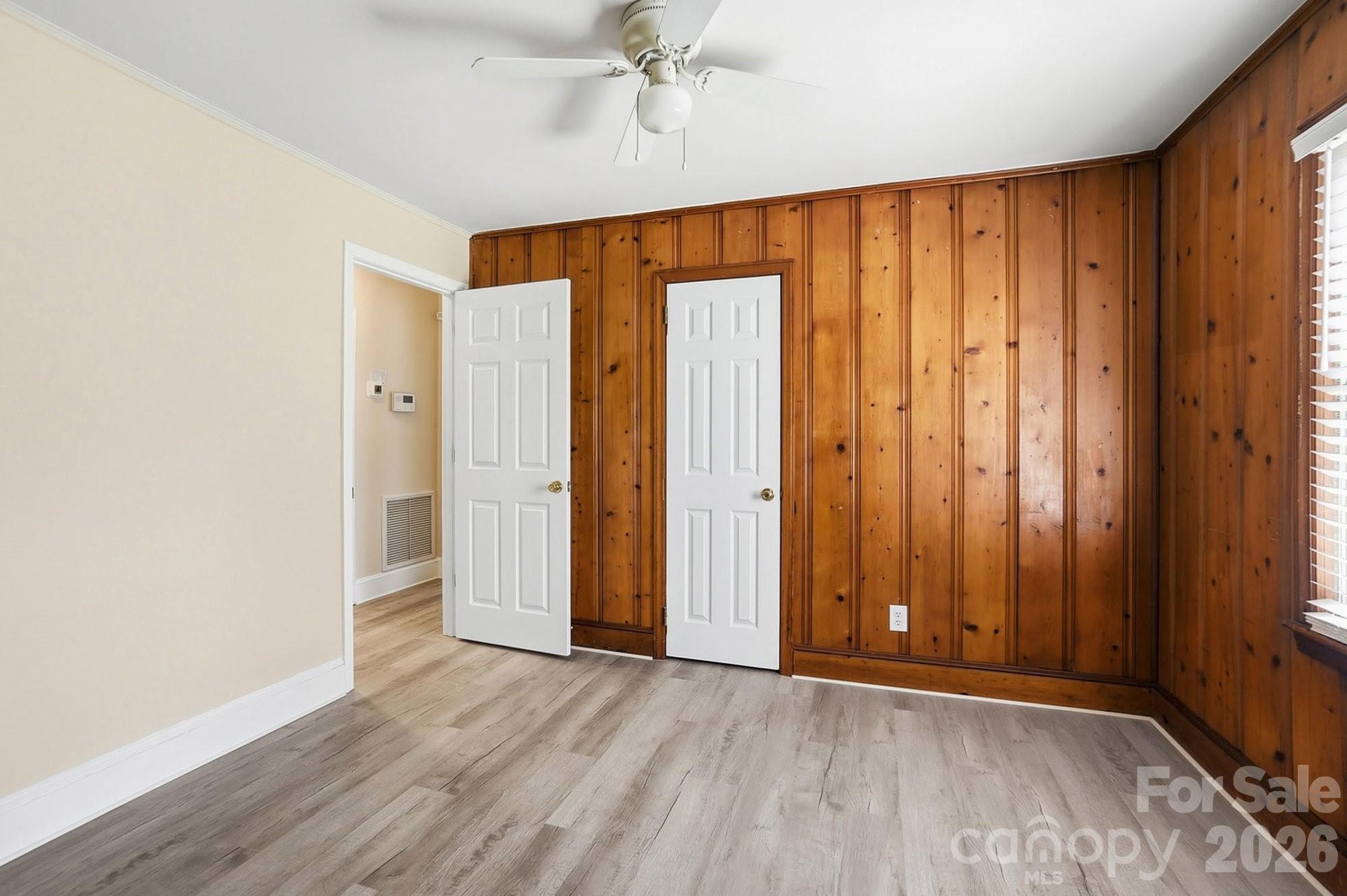 2032 Eastway Drive Property Photo 9