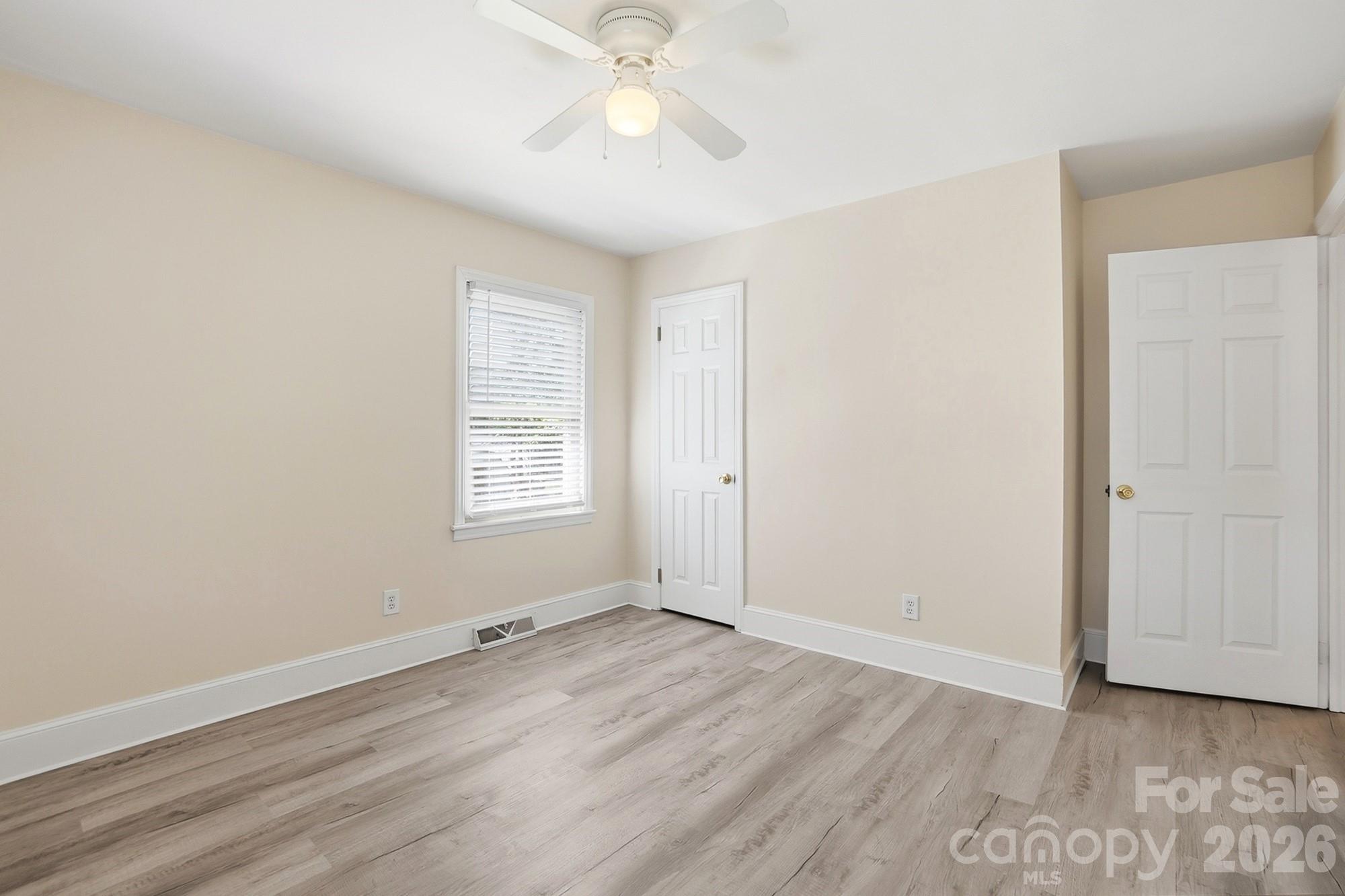 2032 Eastway Drive Property Photo 12