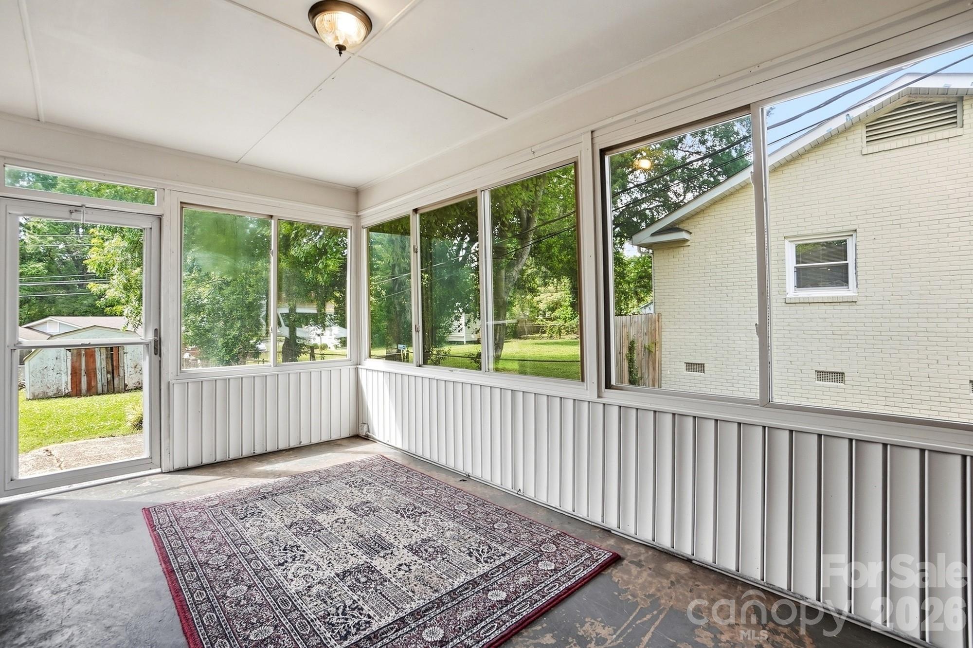 2032 Eastway Drive Property Photo 17