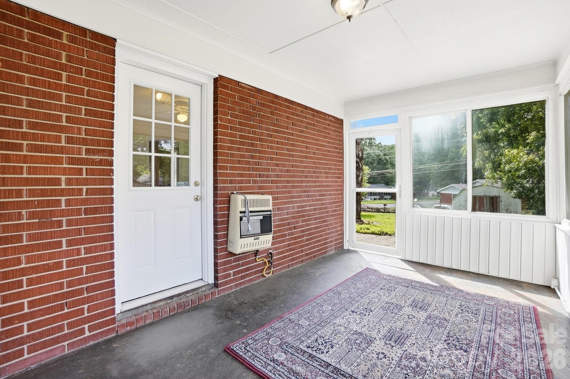 2032 Eastway Drive Property Photo 18