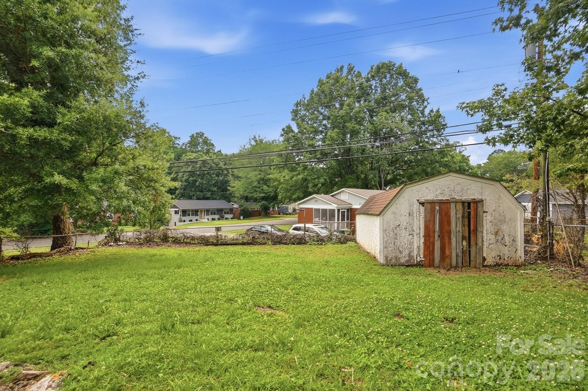 2032 Eastway Drive Property Photo 24