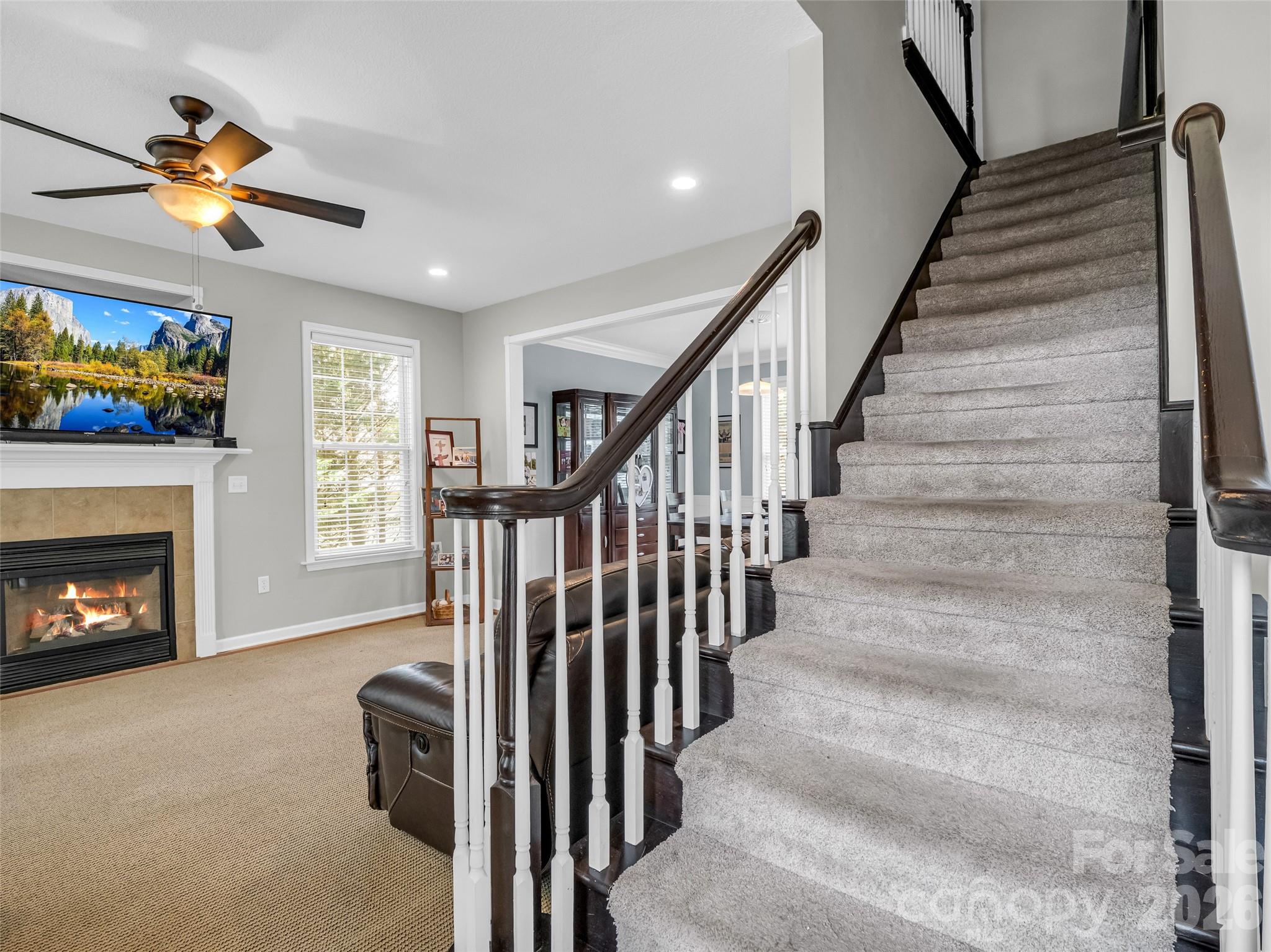 99 Driftstone Circle Property Photo 3