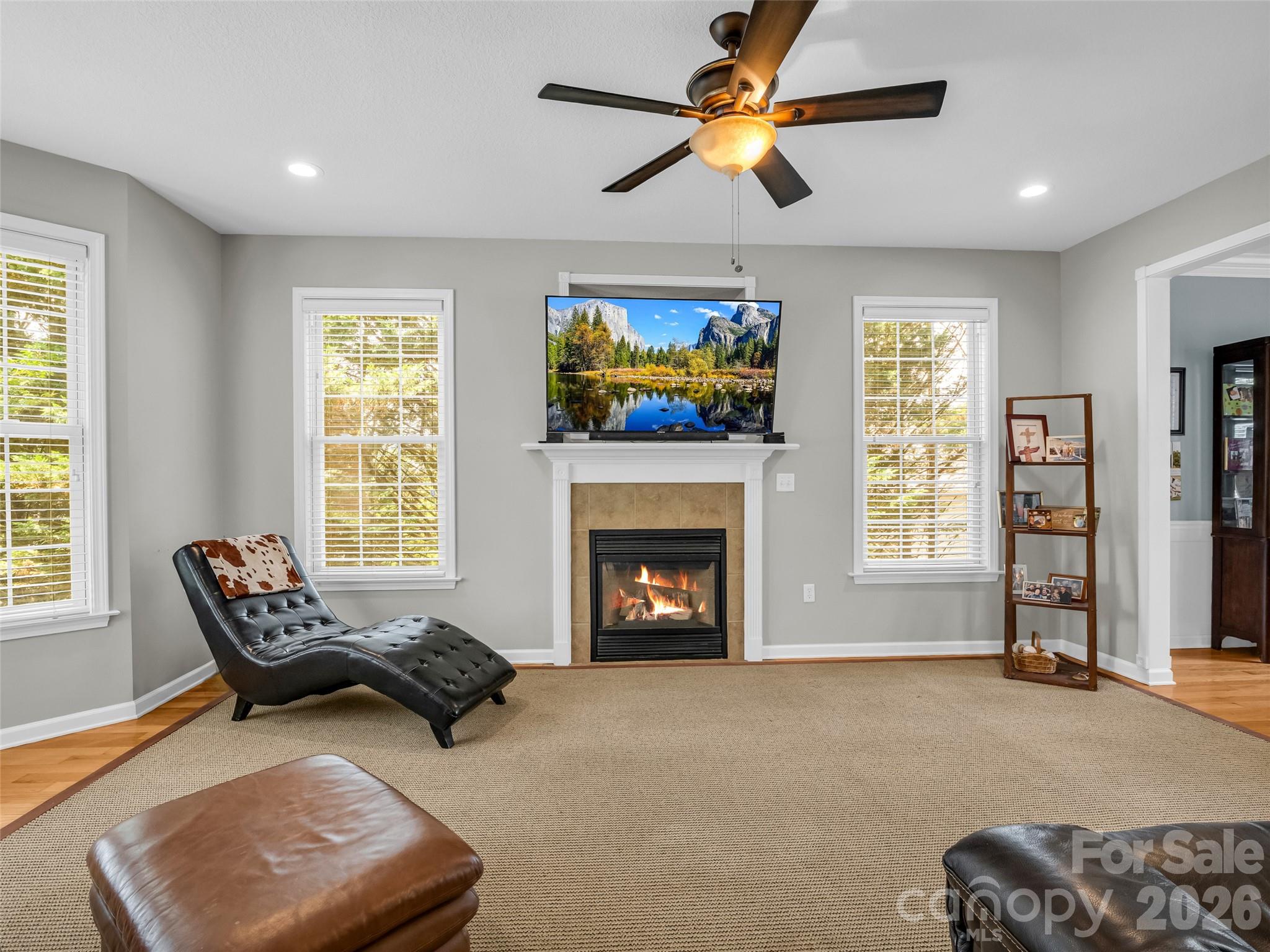 99 Driftstone Circle Property Photo 4