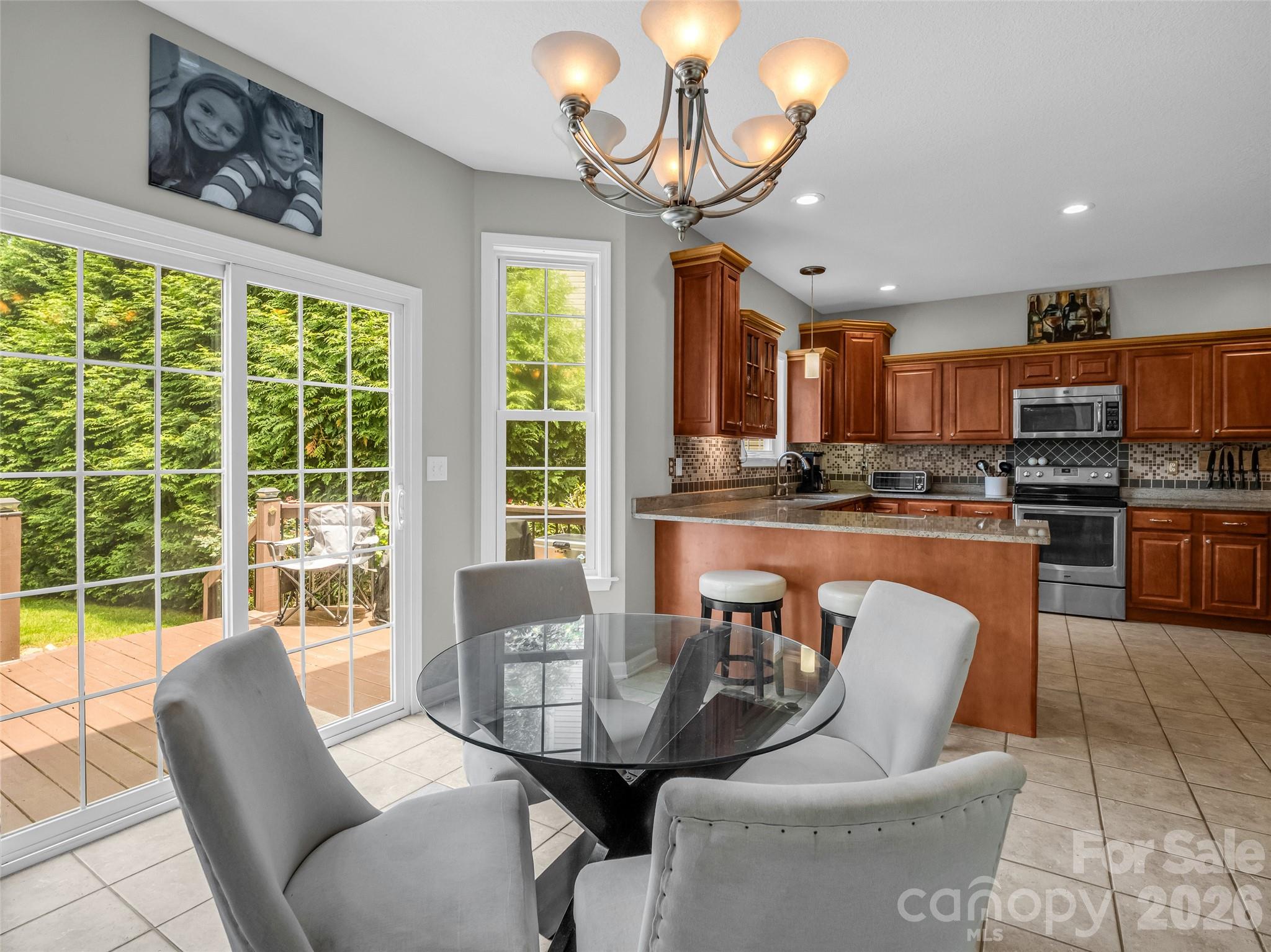 99 Driftstone Circle Property Photo 10
