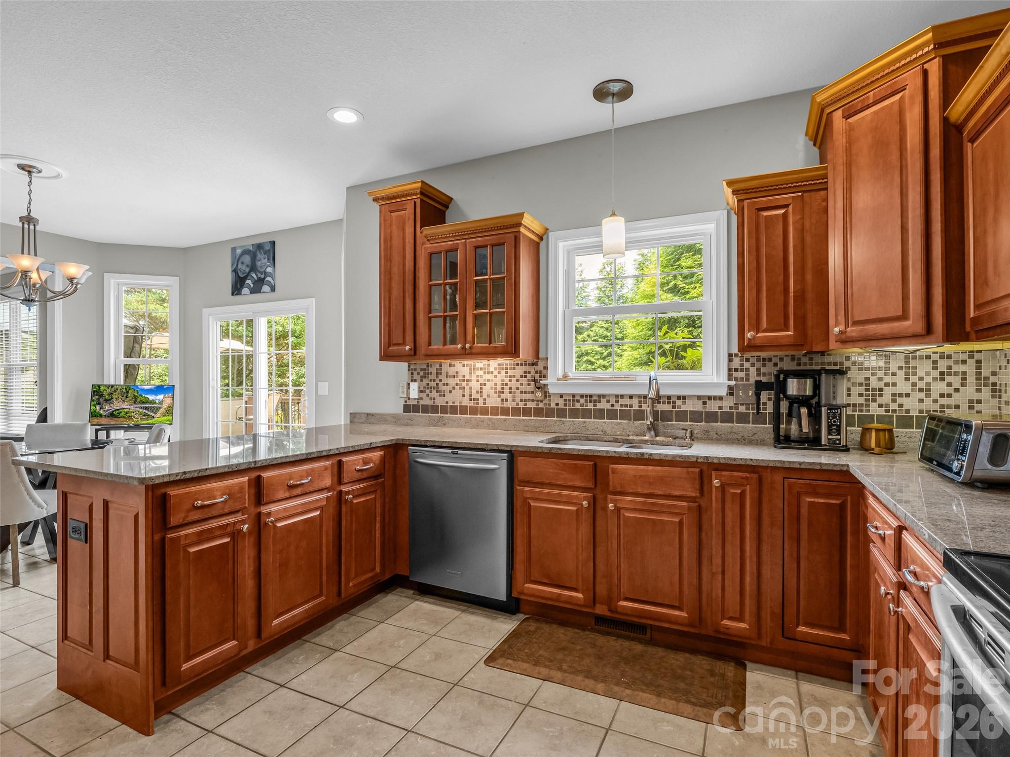 99 Driftstone Circle Property Photo 14