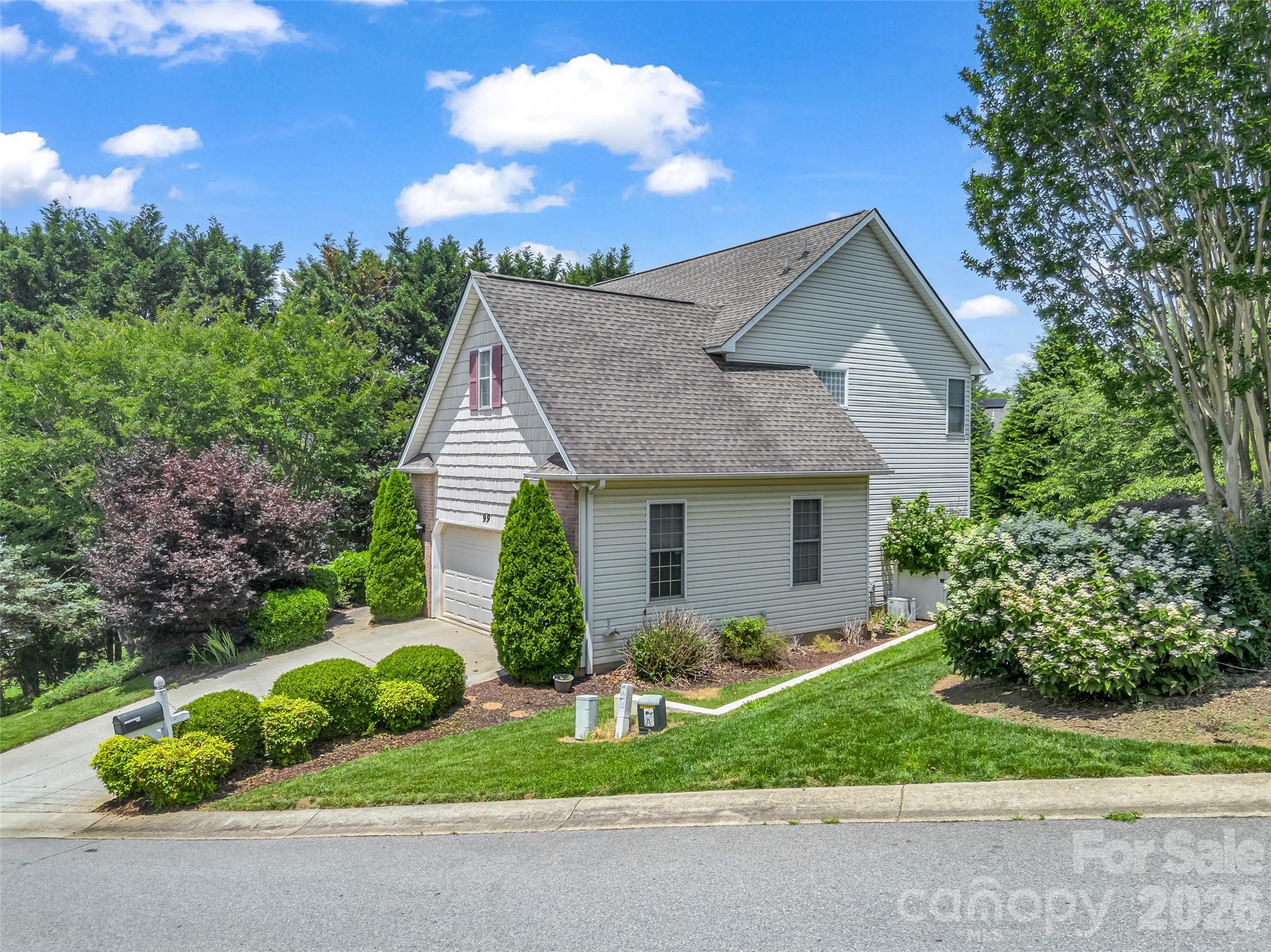 99 Driftstone Circle Property Photo 16