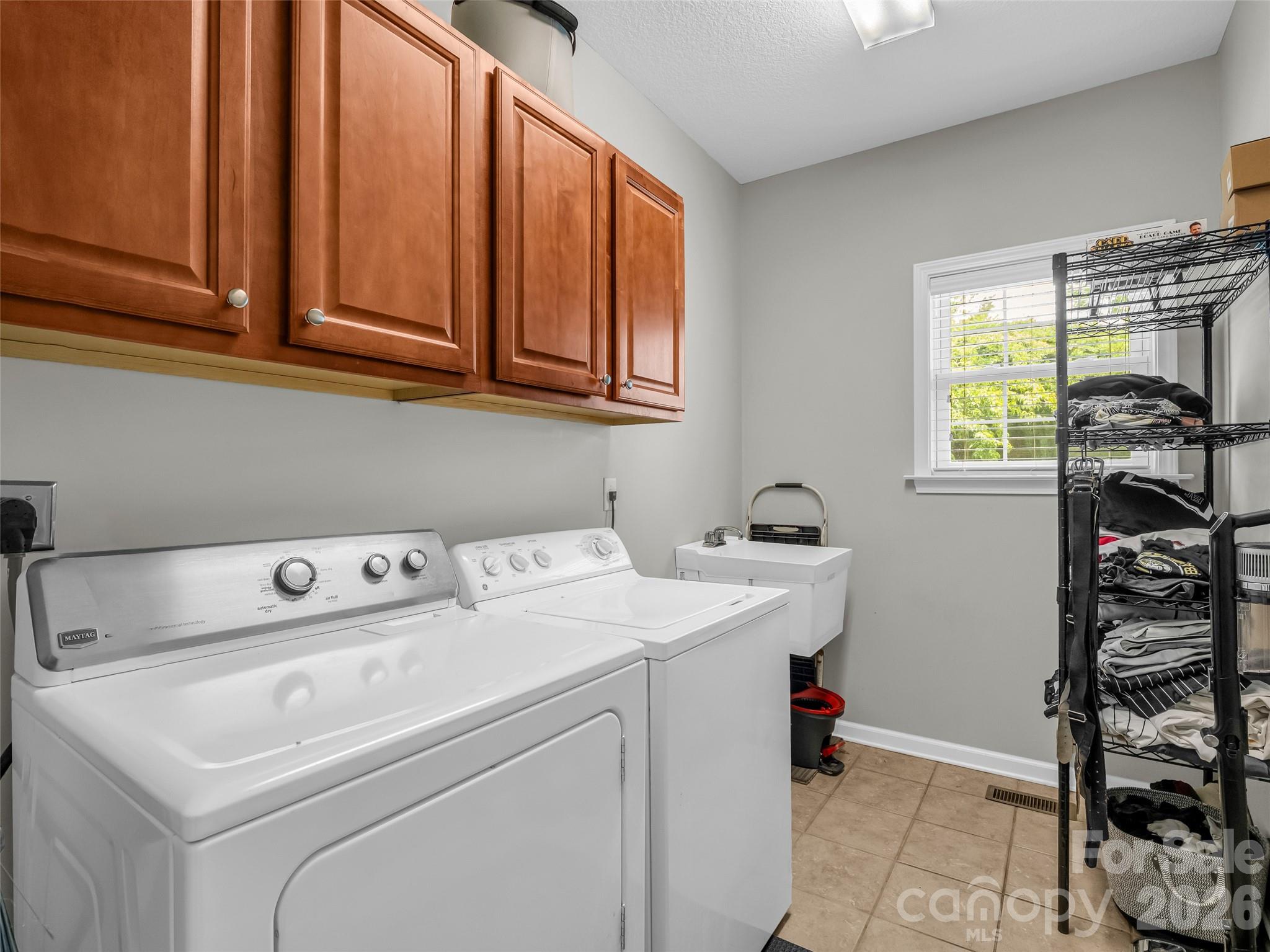 99 Driftstone Circle Property Photo 18