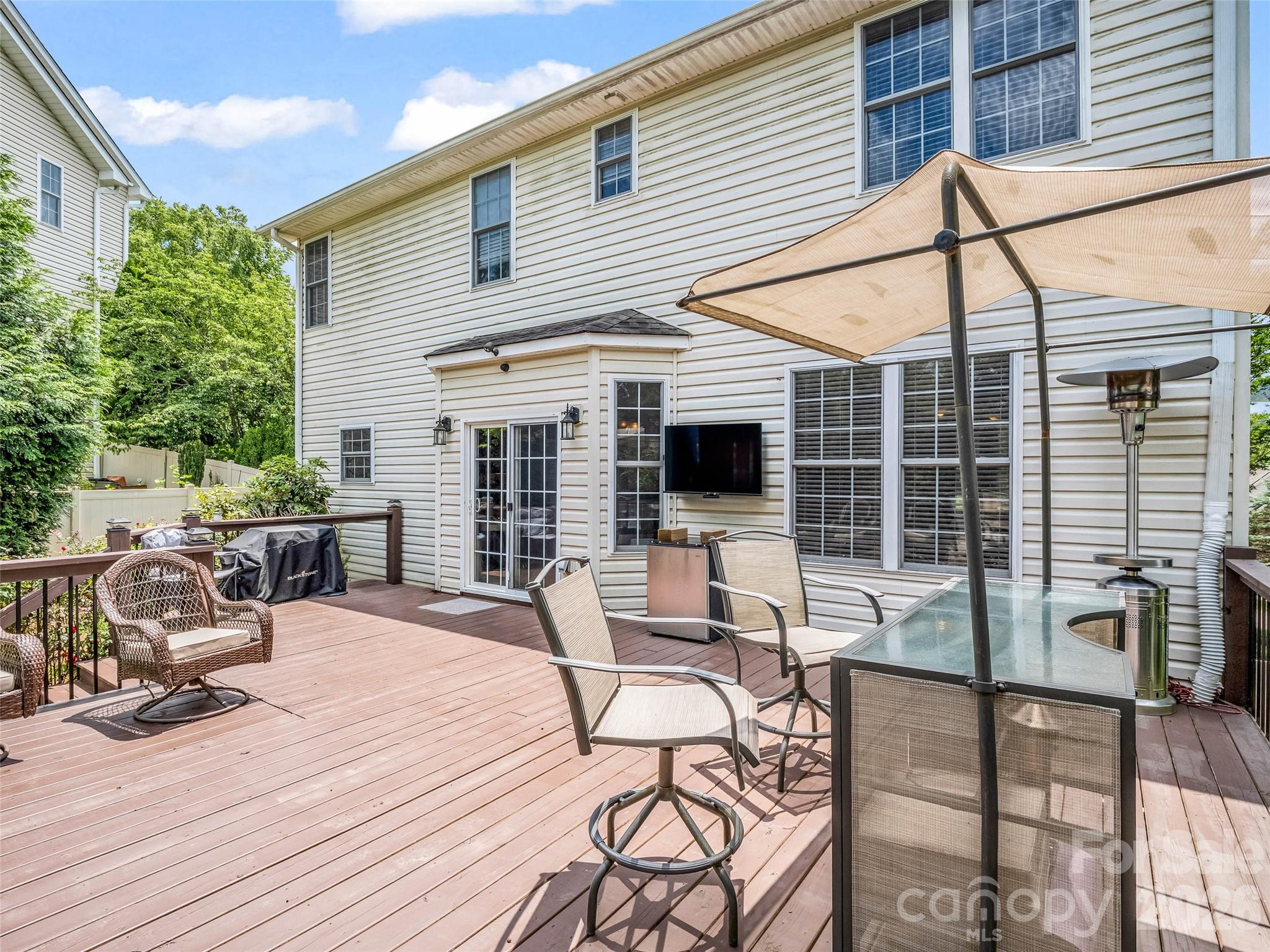99 Driftstone Circle Property Photo 20