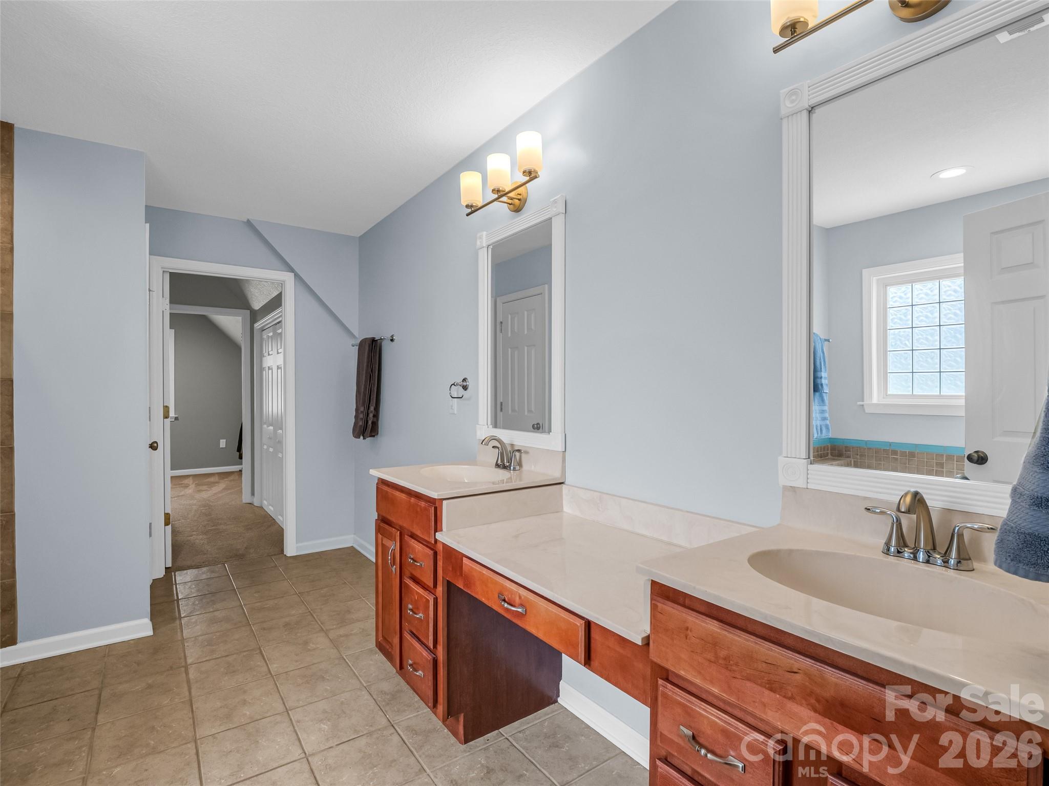 99 Driftstone Circle Property Photo 29