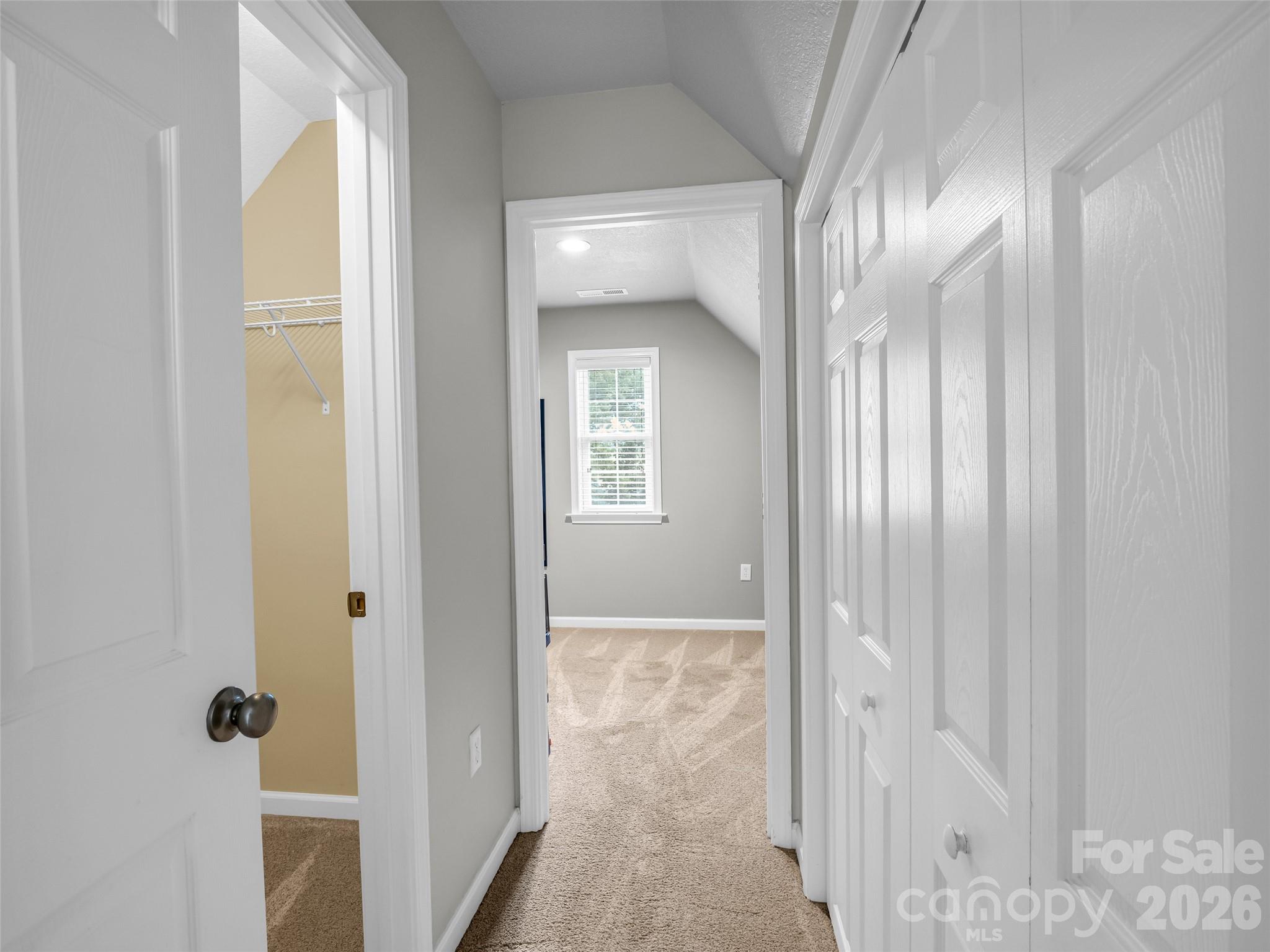99 Driftstone Circle Property Photo 32