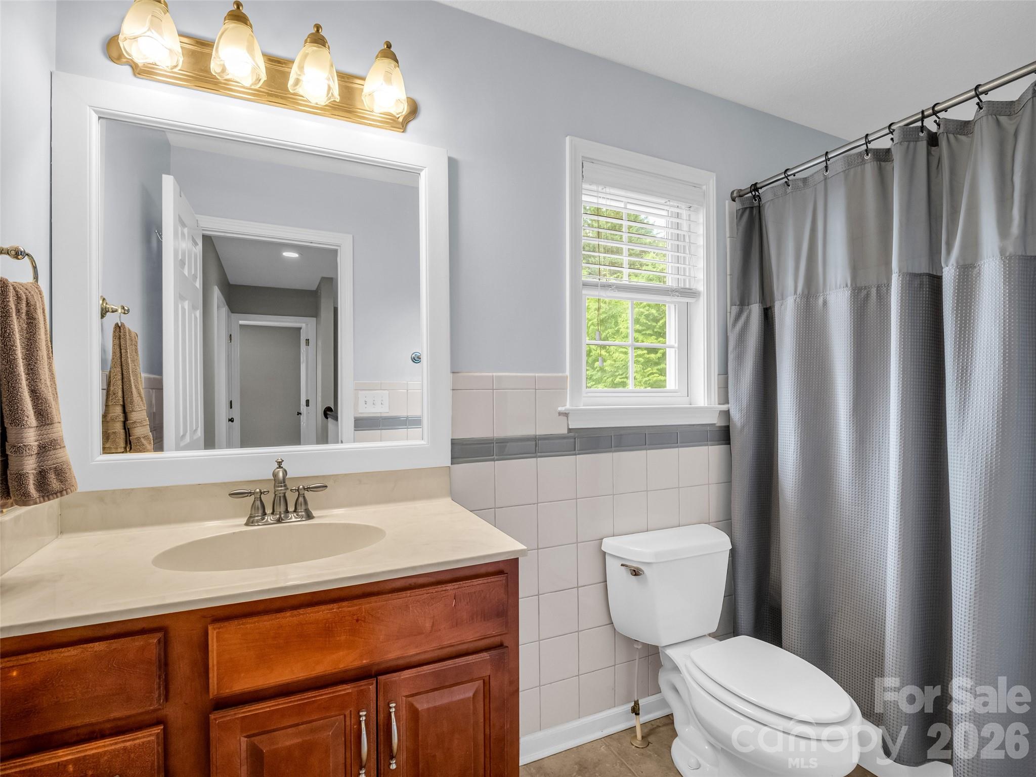 99 Driftstone Circle Property Photo 33