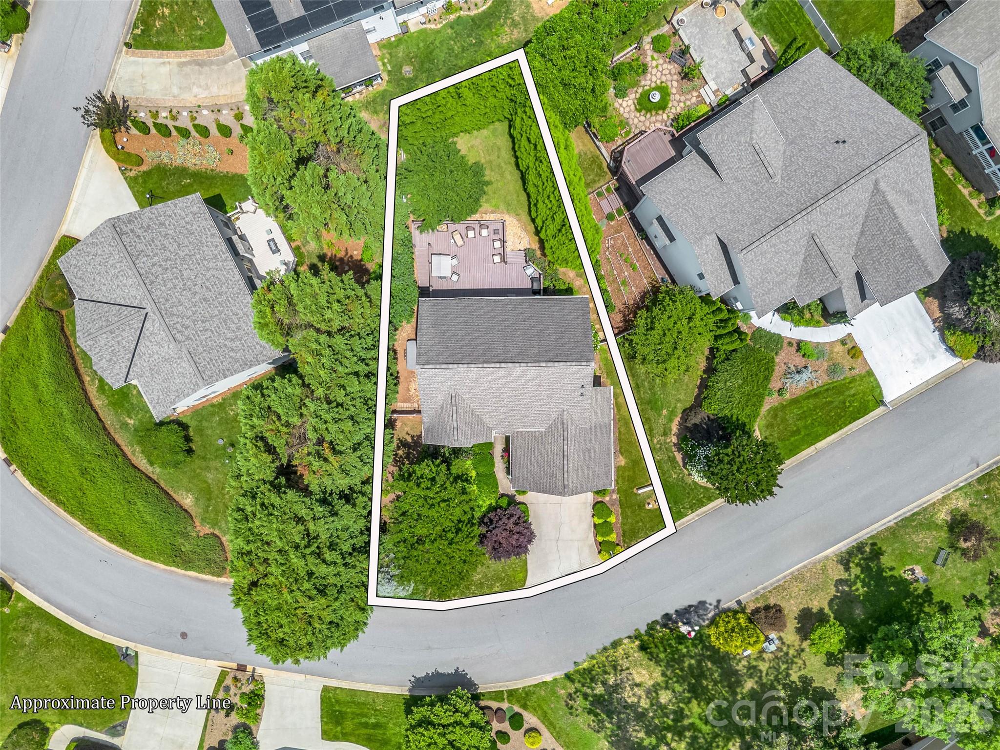99 Driftstone Circle Property Photo 35