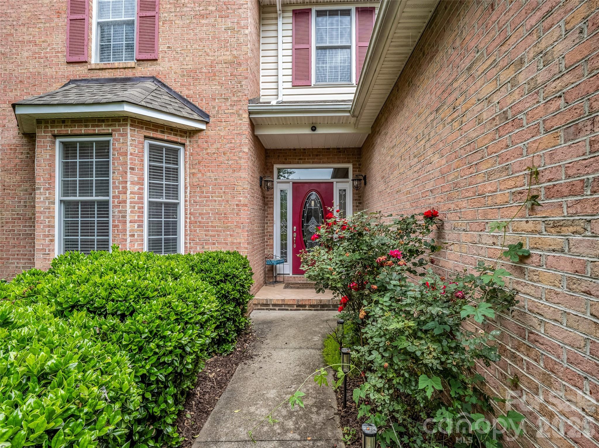 99 Driftstone Circle Property Photo 43