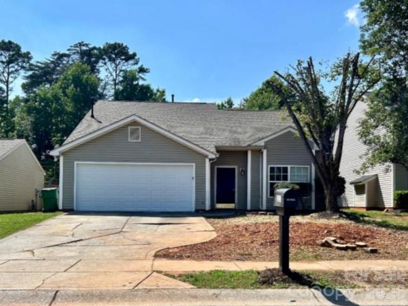 821 Lakehill Road Property Photo 1
