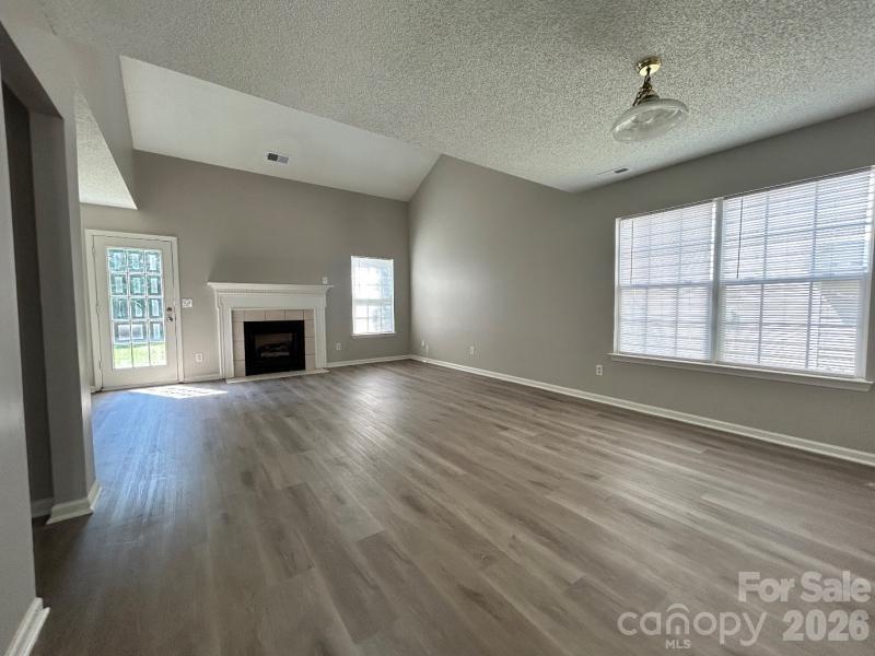 821 Lakehill Road Property Photo 2