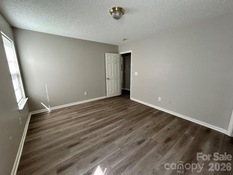 821 Lakehill Road Property Photo 9