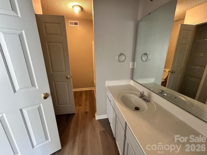 821 Lakehill Road Property Photo 10