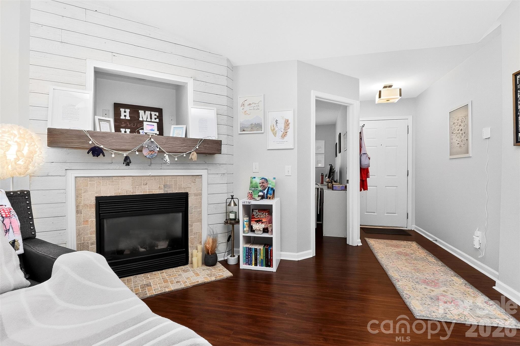 5422 Harris Cove Drive Property Photo 3