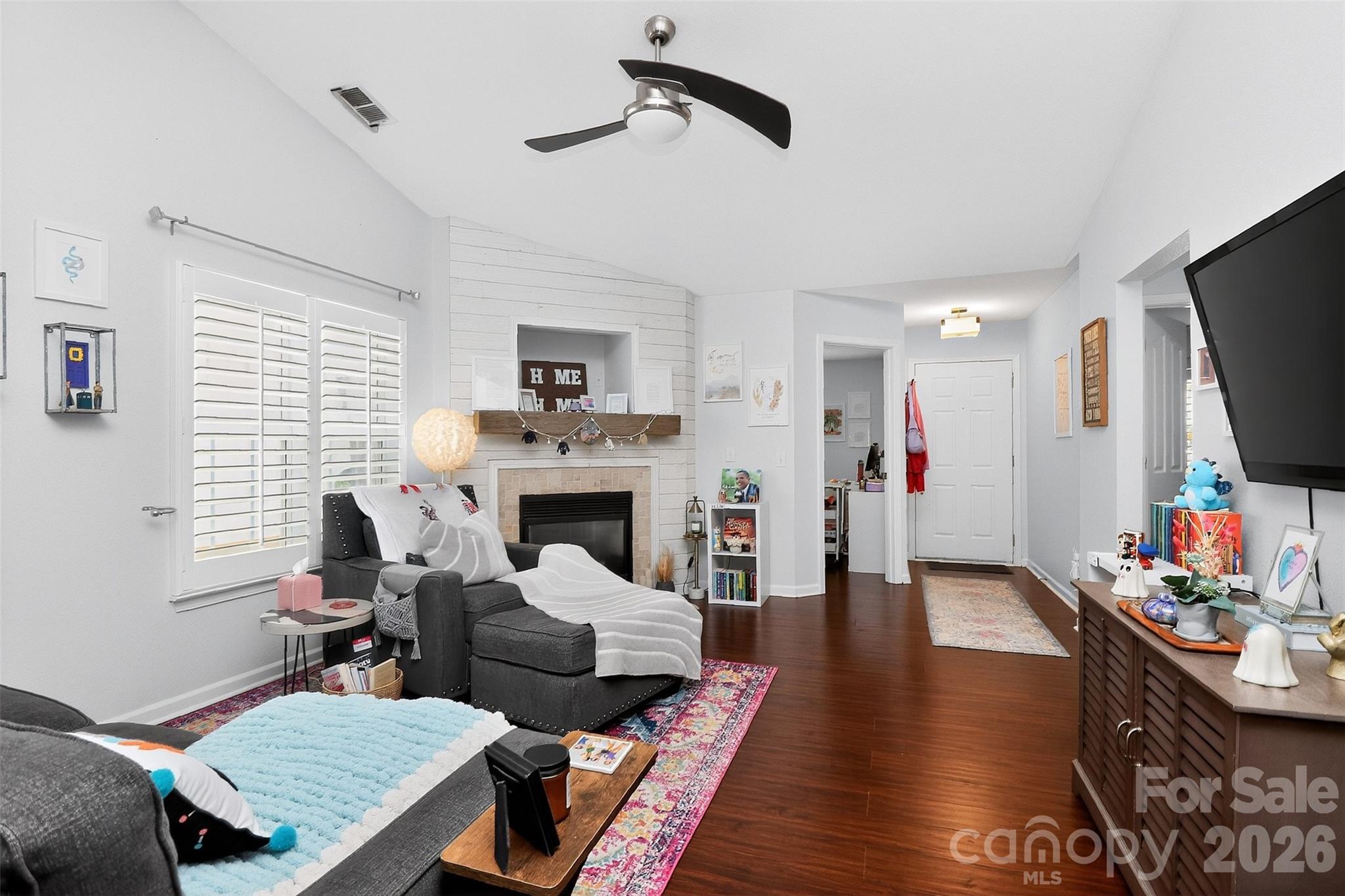 5422 Harris Cove Drive Property Photo 4
