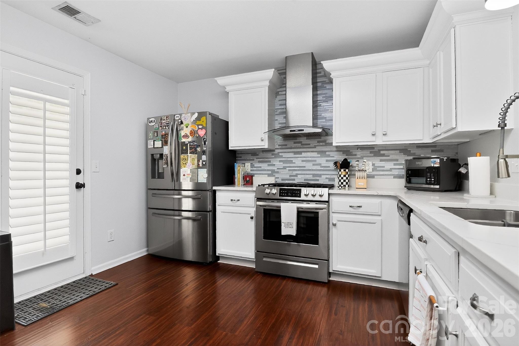 5422 Harris Cove Drive Property Photo 10