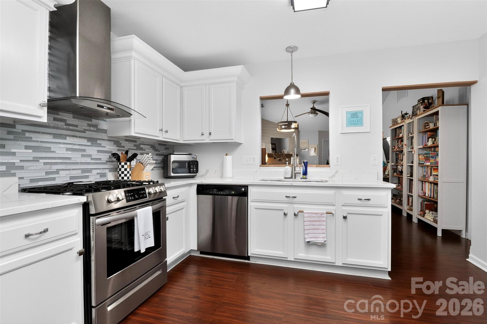 5422 Harris Cove Drive Property Photo 12