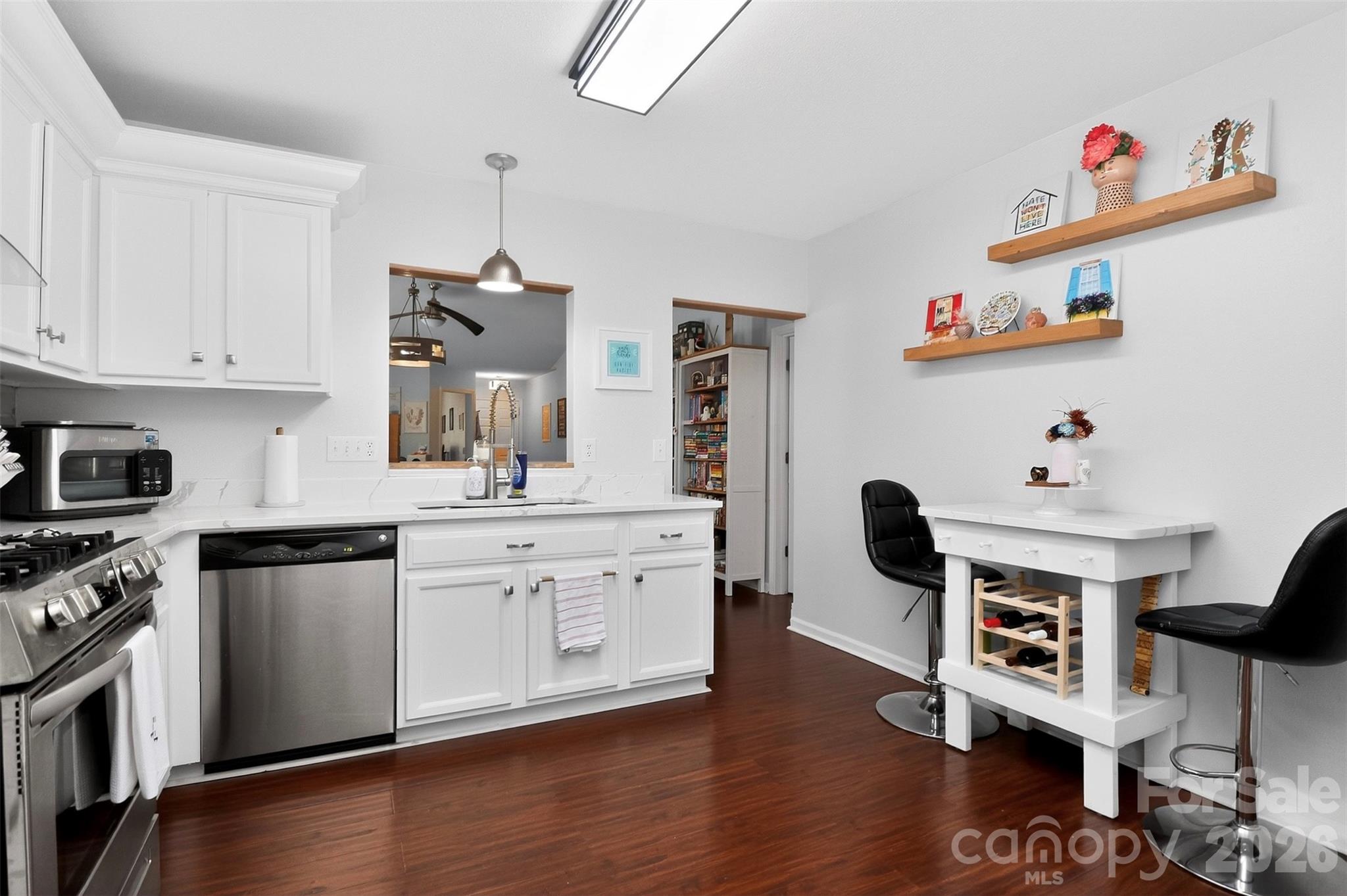 5422 Harris Cove Drive Property Photo 13