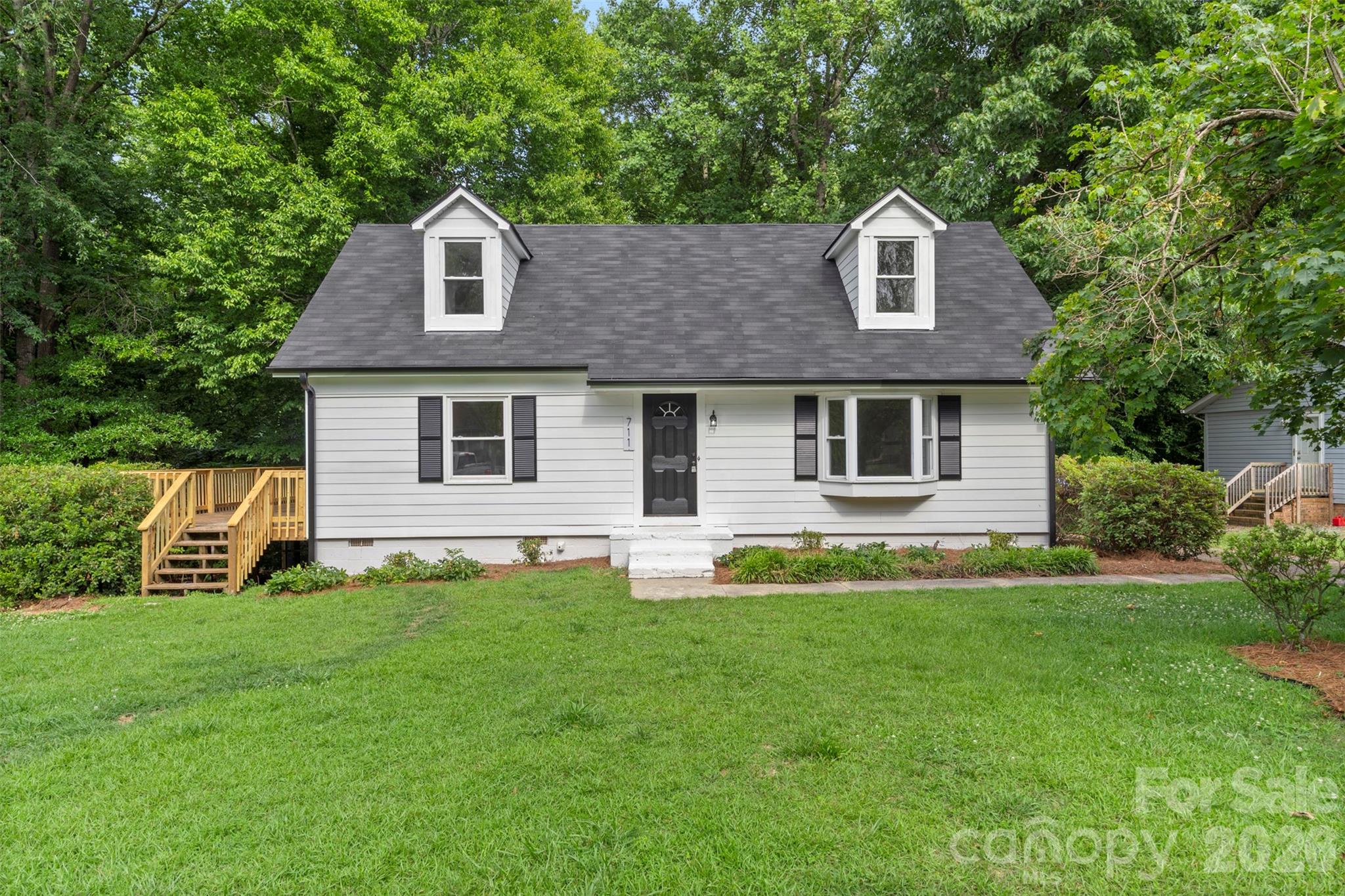 711 King Arthur Drive Property Photo 1
