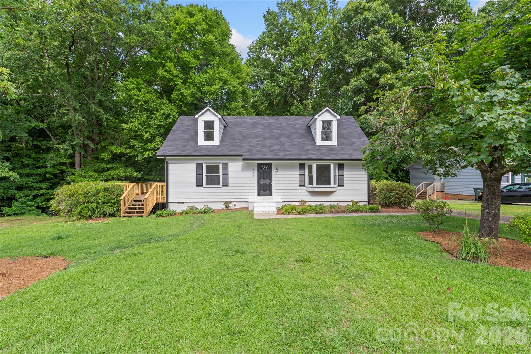 711 King Arthur Drive Property Photo 2