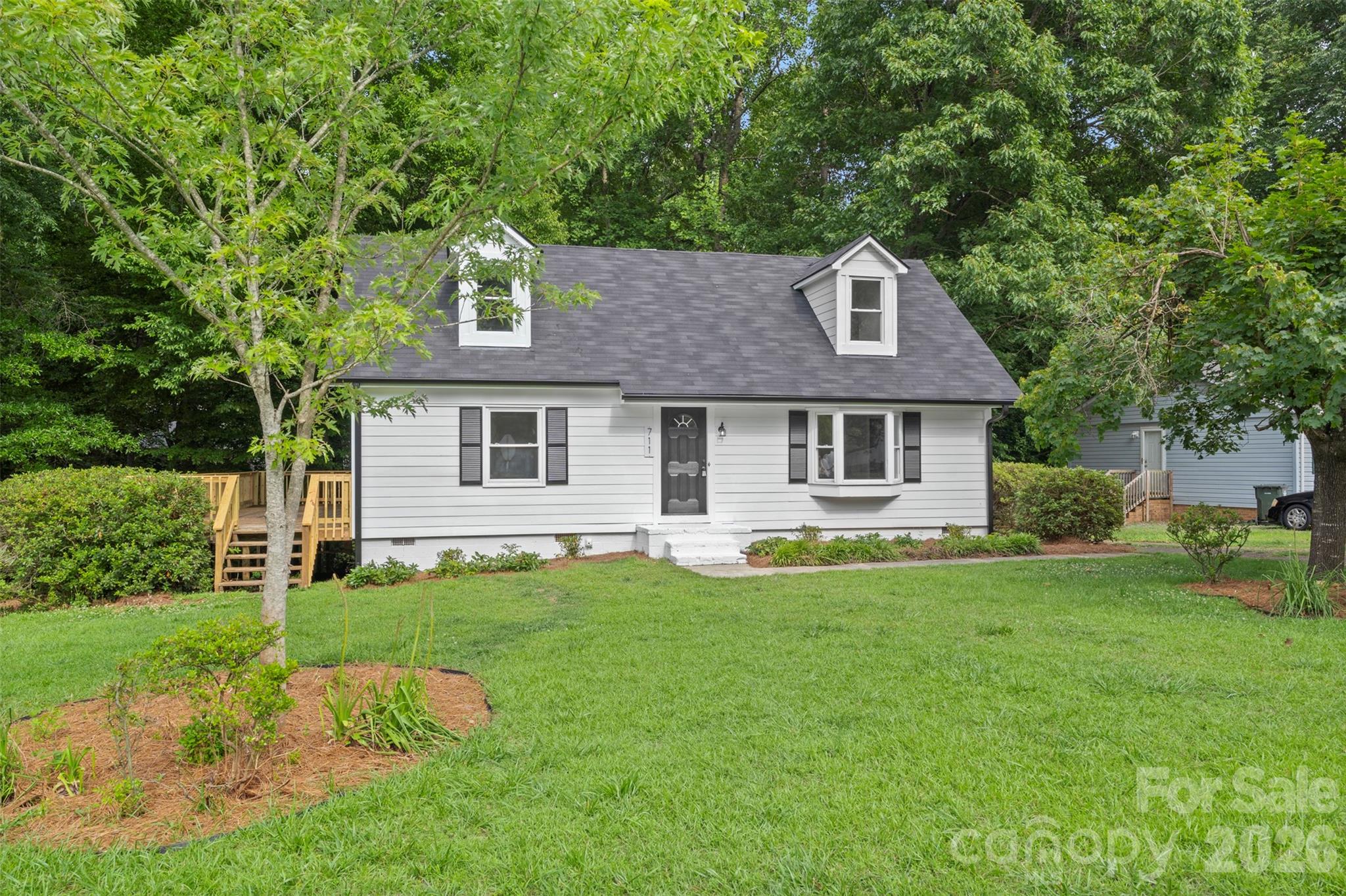 711 King Arthur Drive Property Photo 4