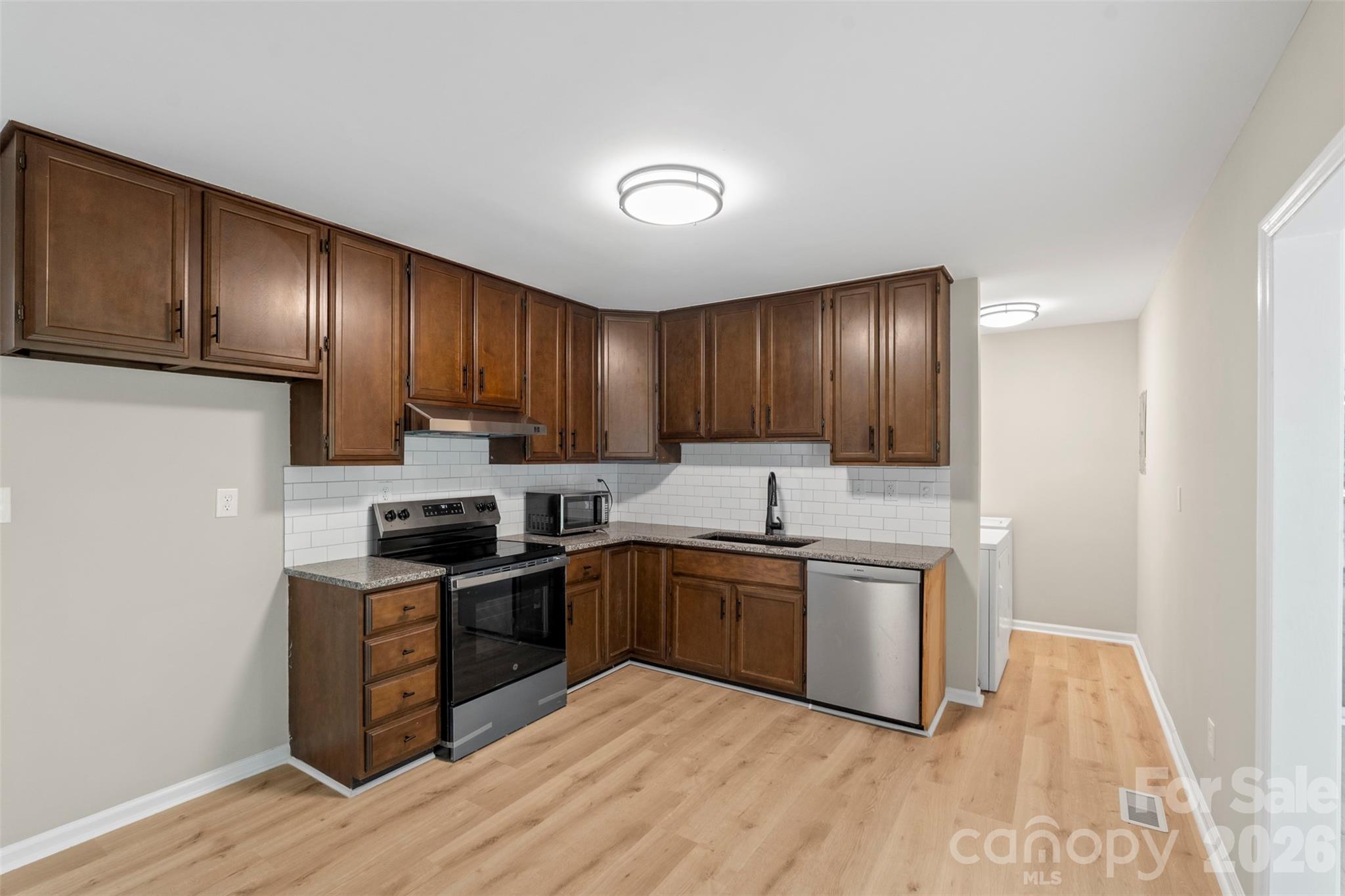 711 King Arthur Drive Property Photo 13
