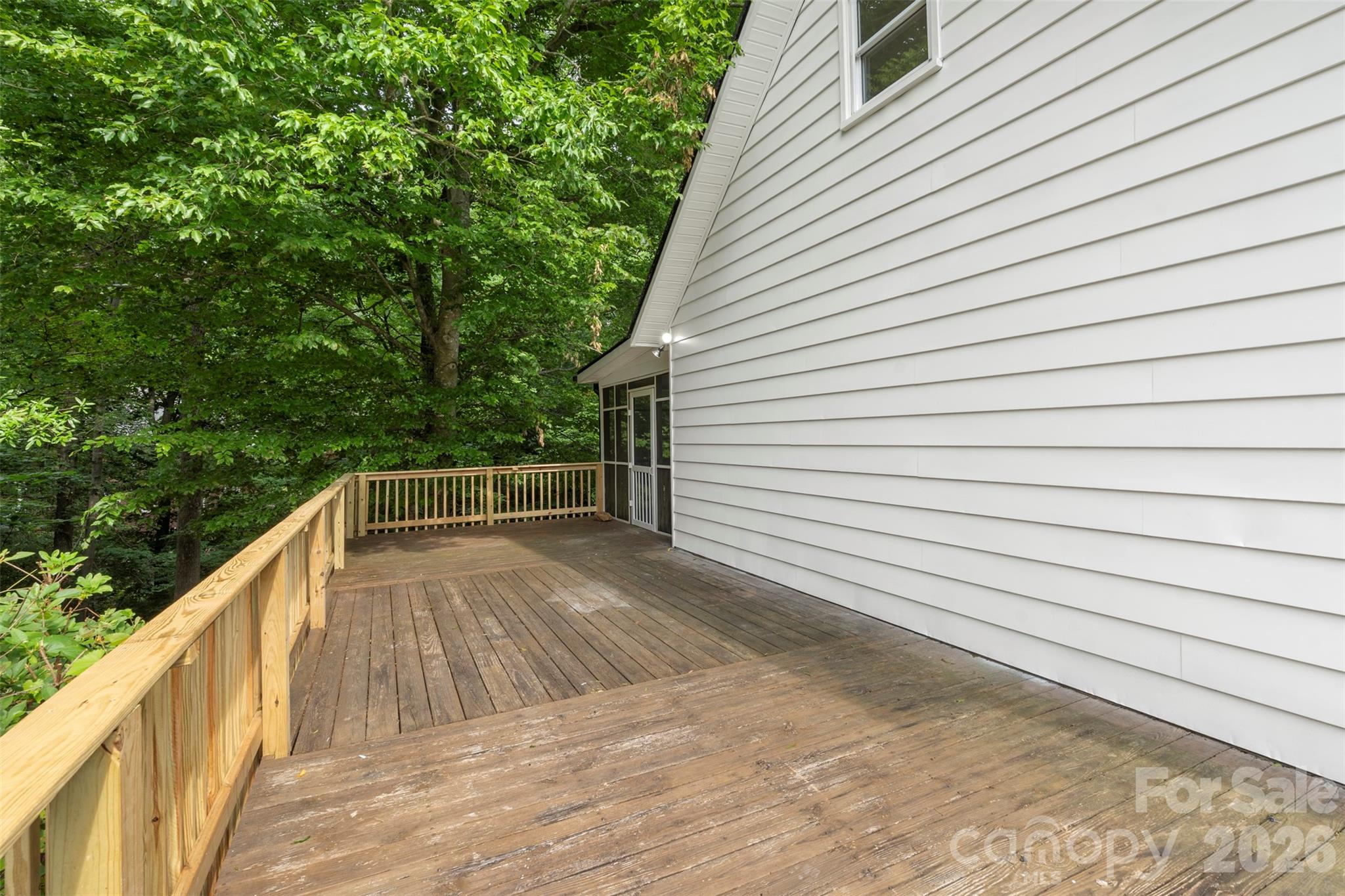711 King Arthur Drive Property Photo 33
