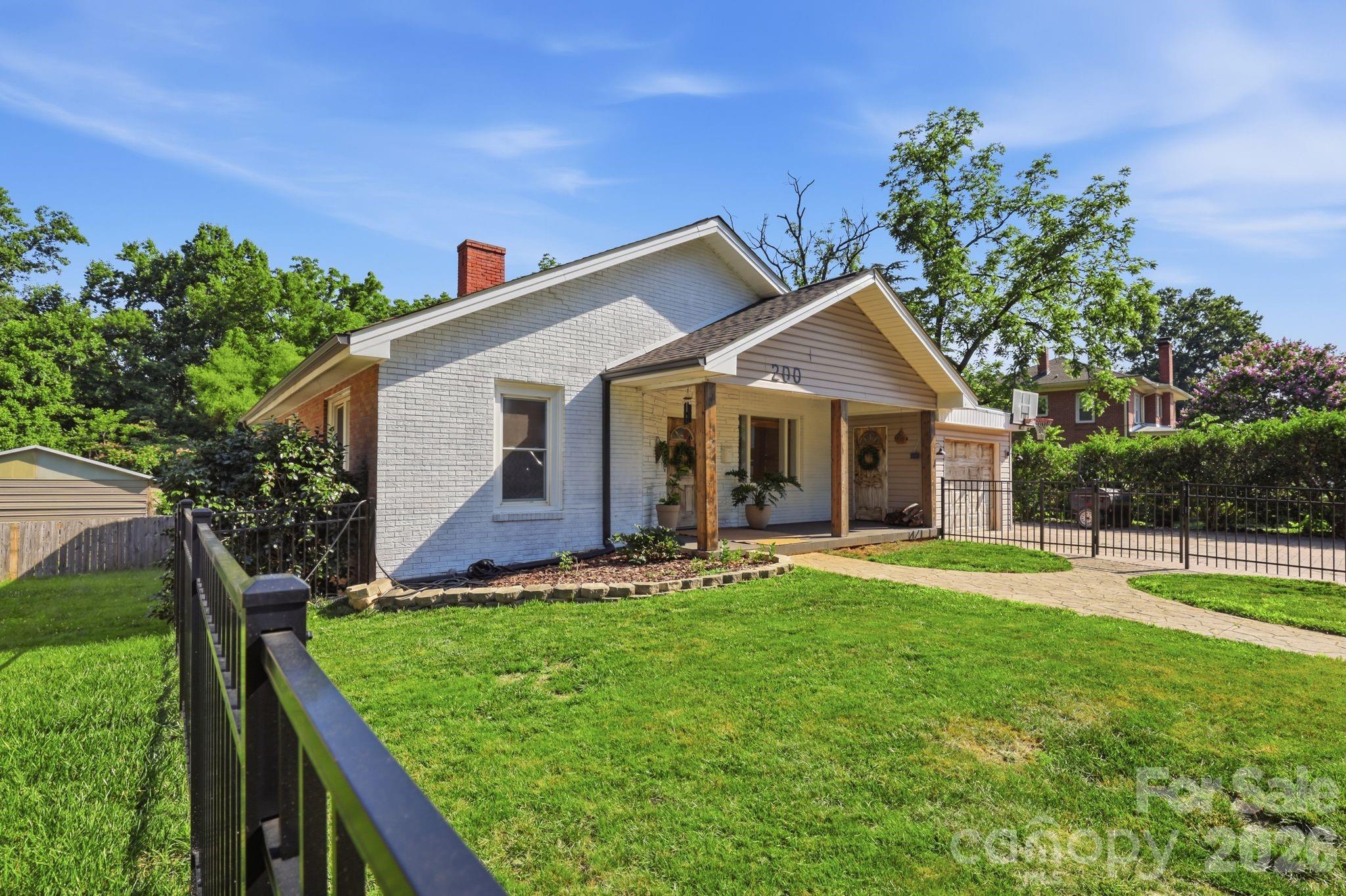 200 Feimster Street Property Photo 3